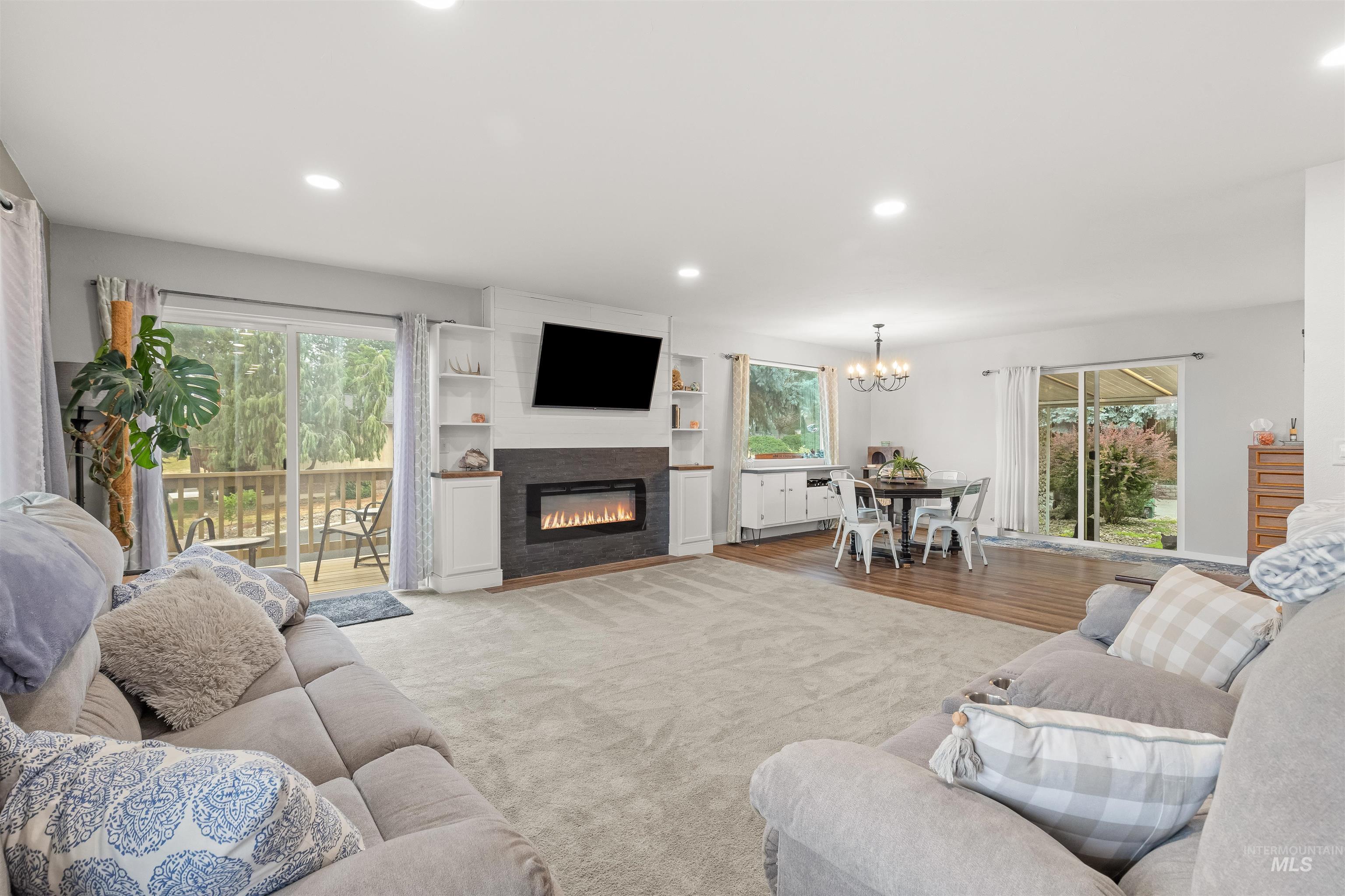 3427 Syringa Dr Property Photo 6