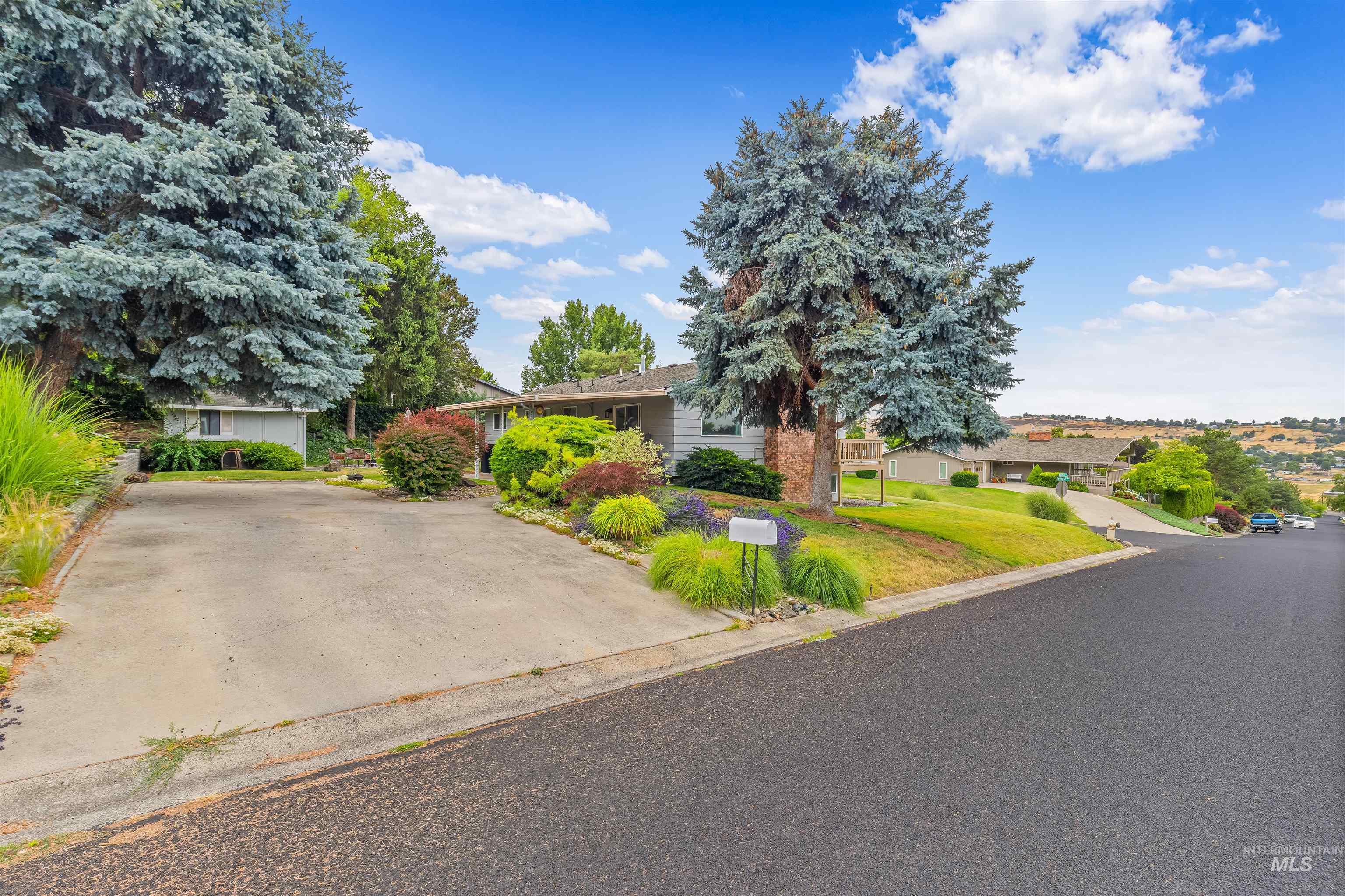 3427 Syringa Dr Property Photo 25