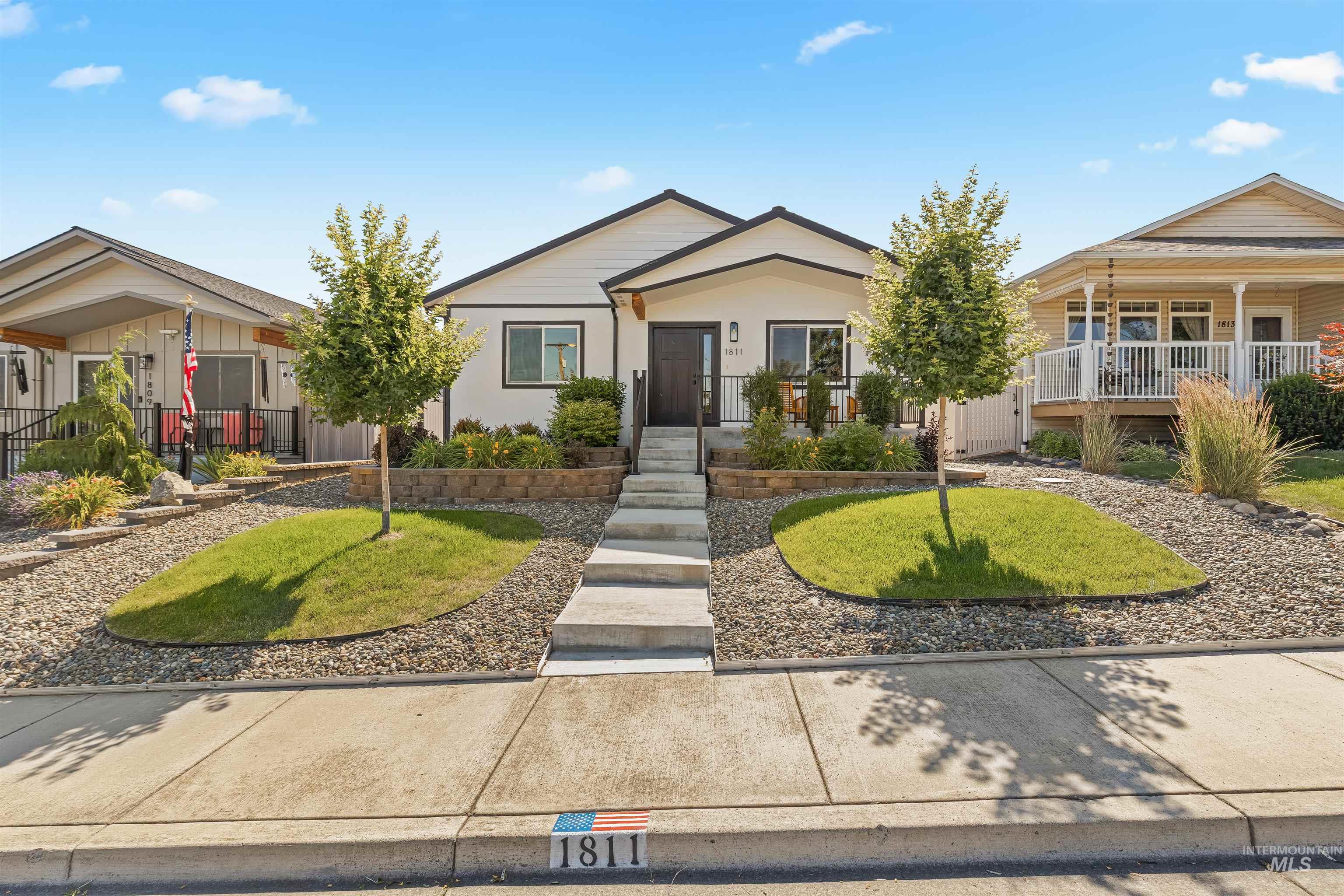 1811 16th St Property Photo 3