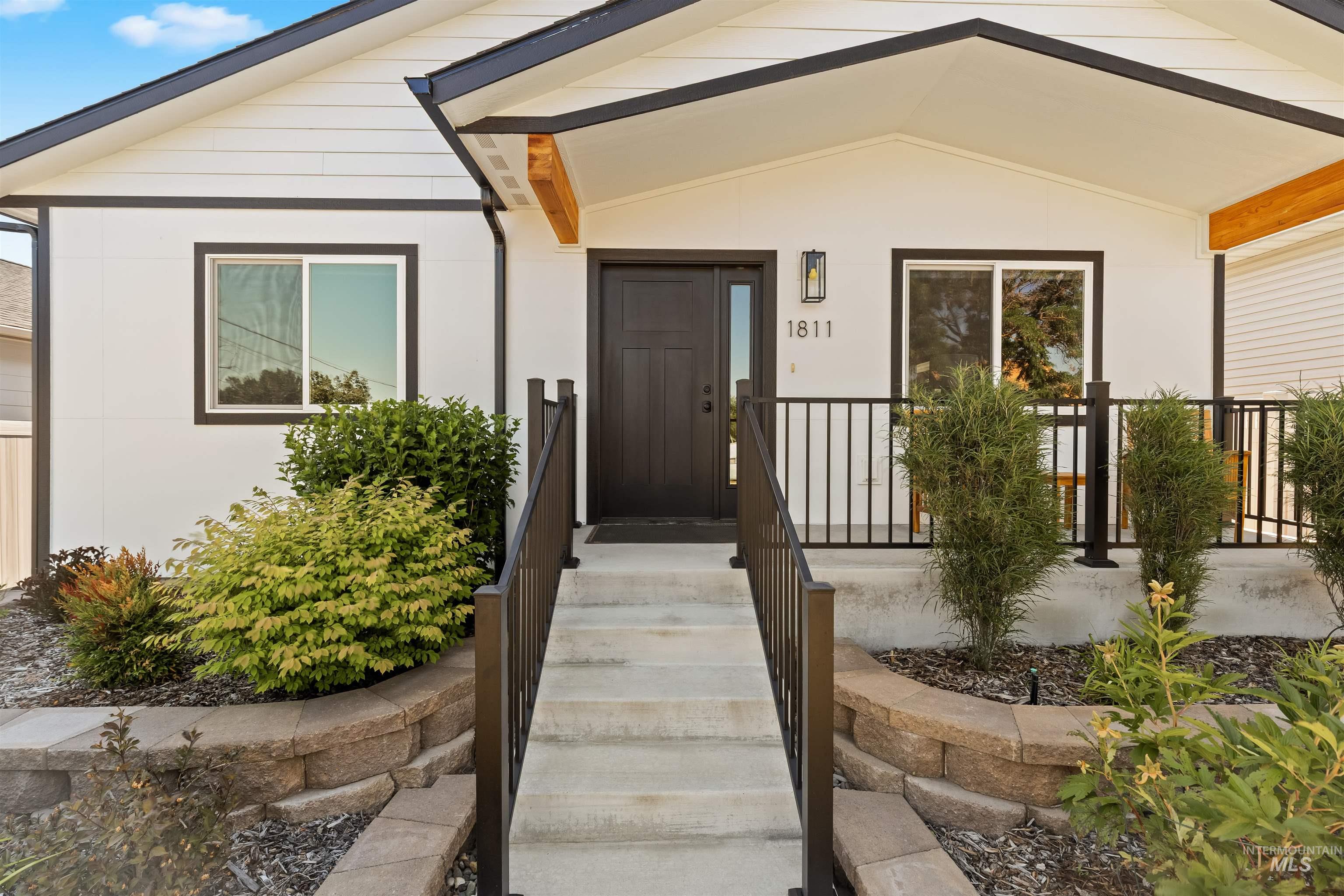 1811 16th St Property Photo 4