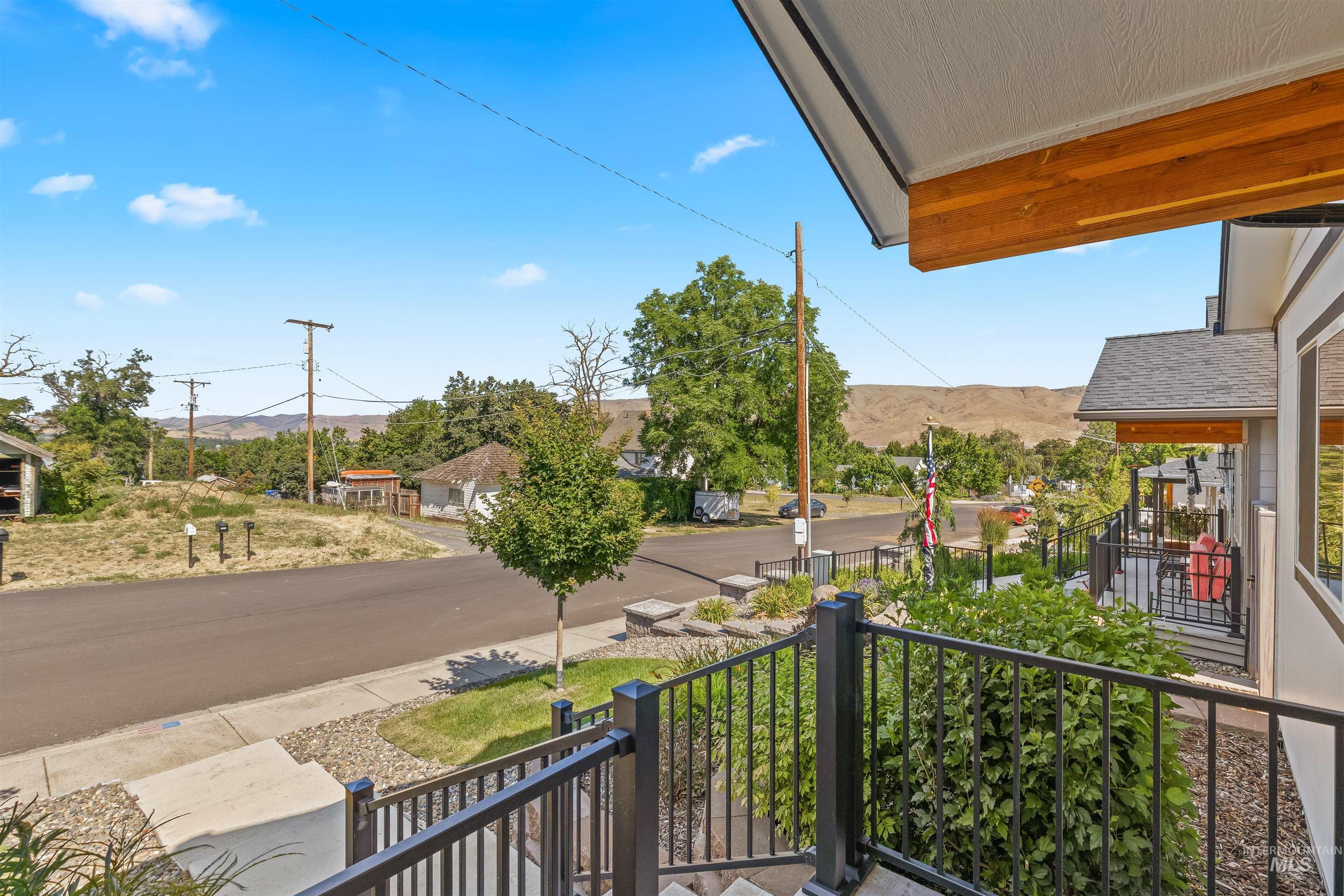 1811 16th St Property Photo 5