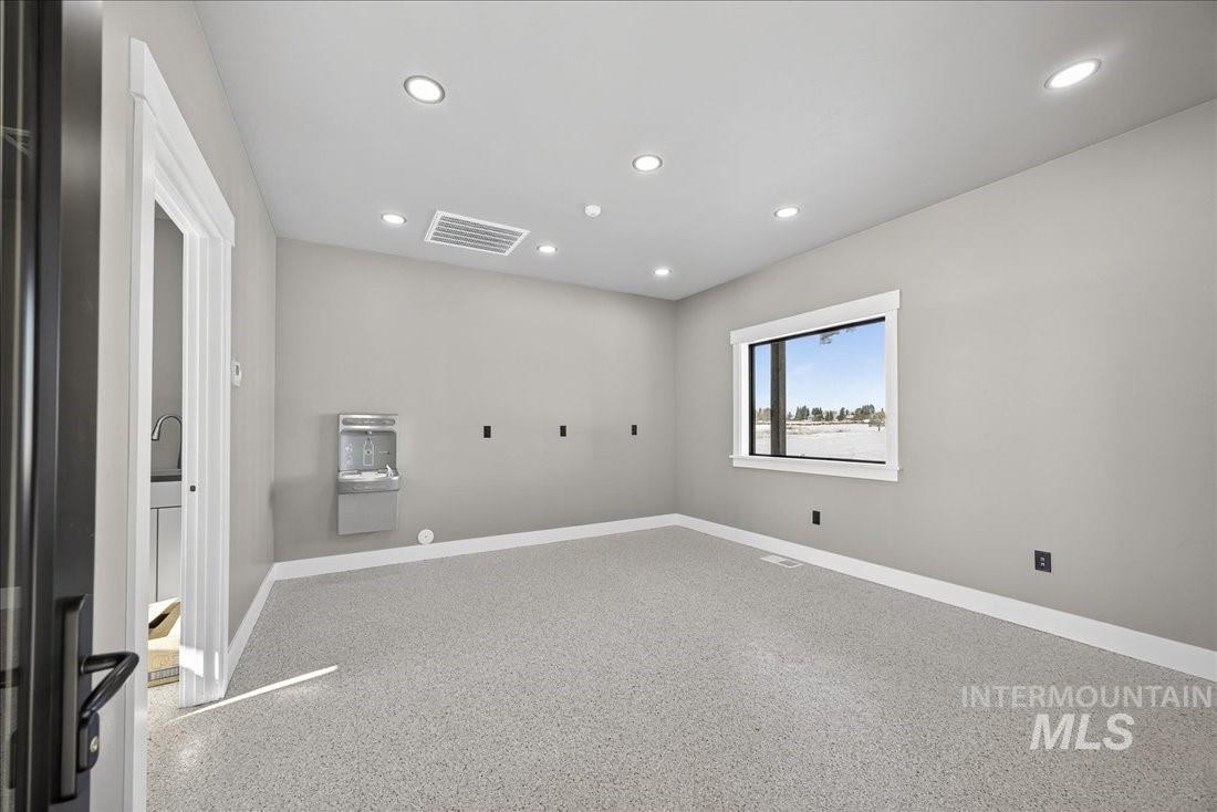 43 Sunbridge Dr Property Photo 17