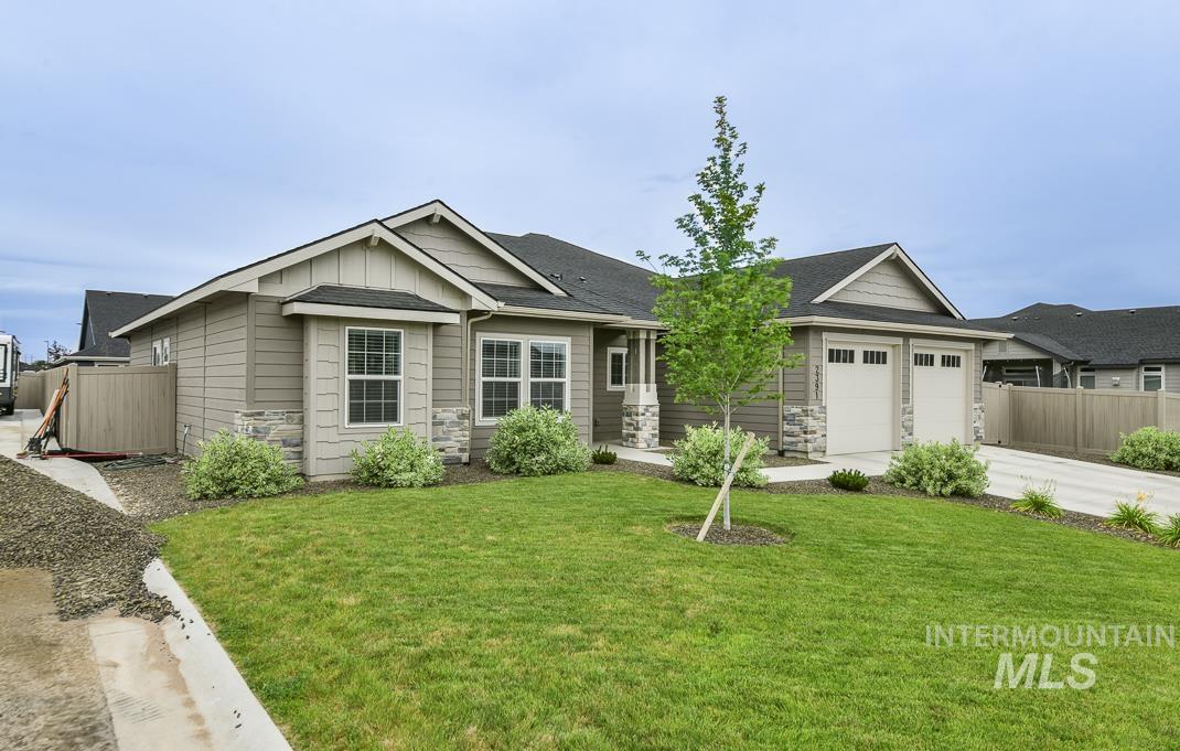 2391 S Kren Ave Property Photo 1
