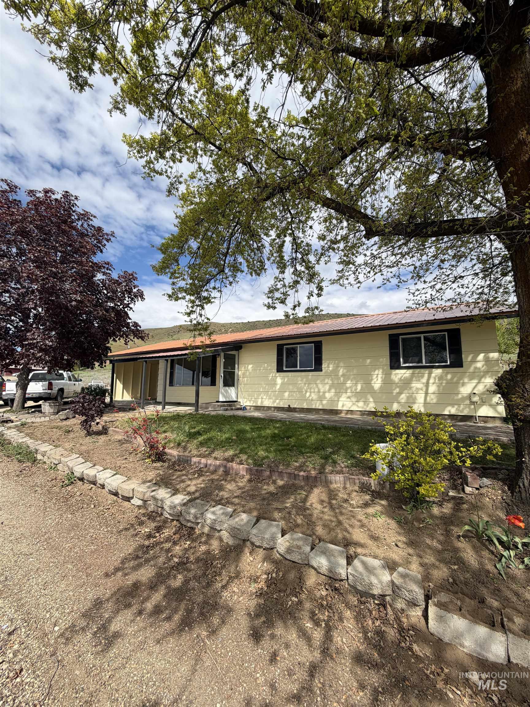 12184 Hill Rd. Property Photo 4
