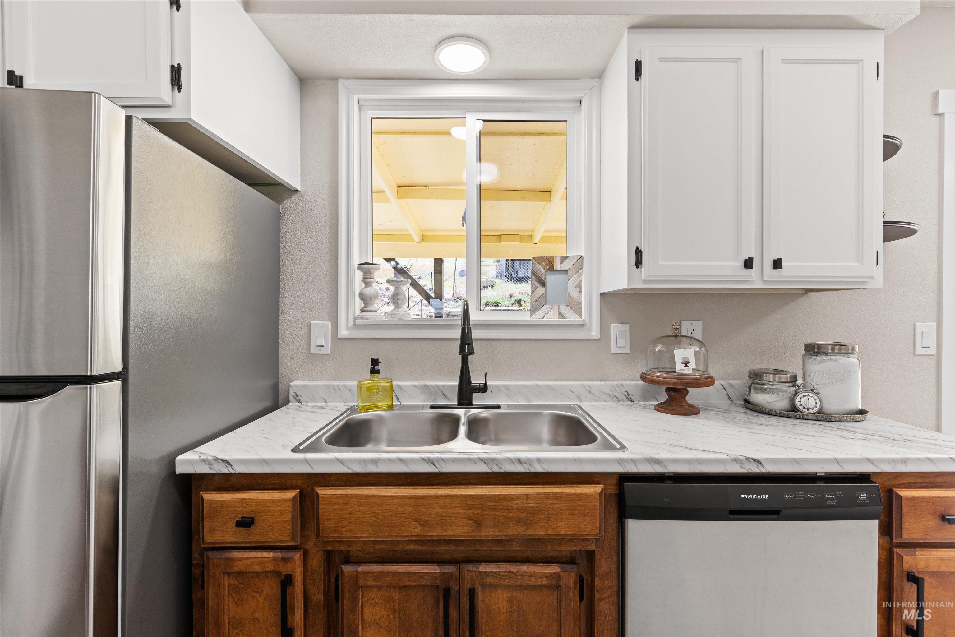 12184 Hill Rd. Property Photo 12
