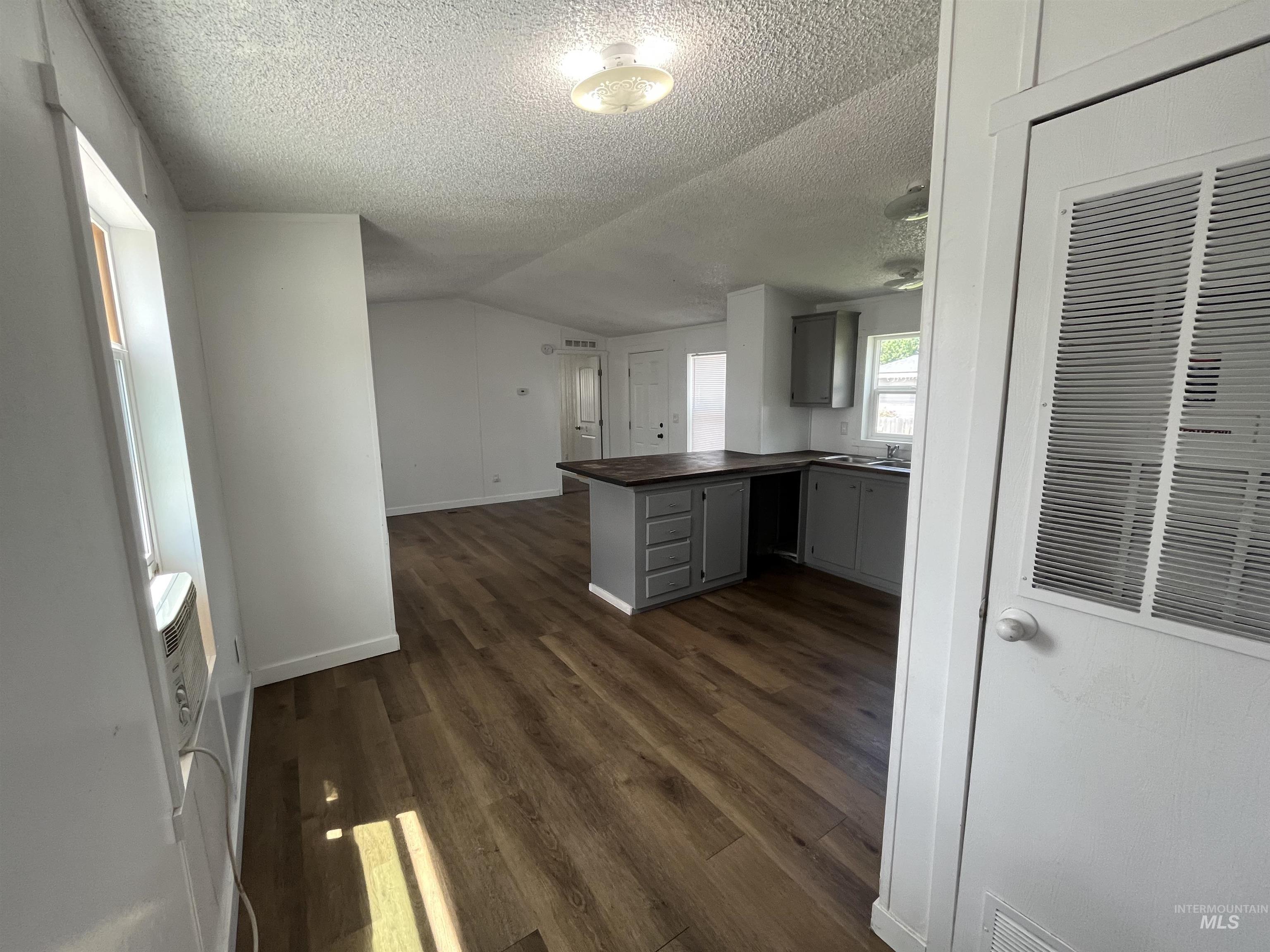 715 E Center Street #105 Property Photo 6