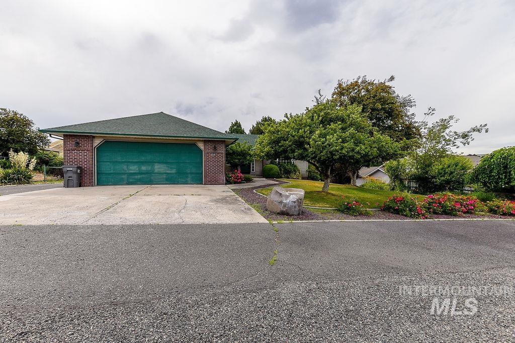 2242 Chukar Ln. Property Photo 1
