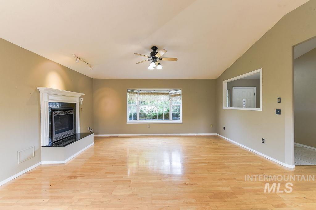 2242 Chukar Ln. Property Photo 11