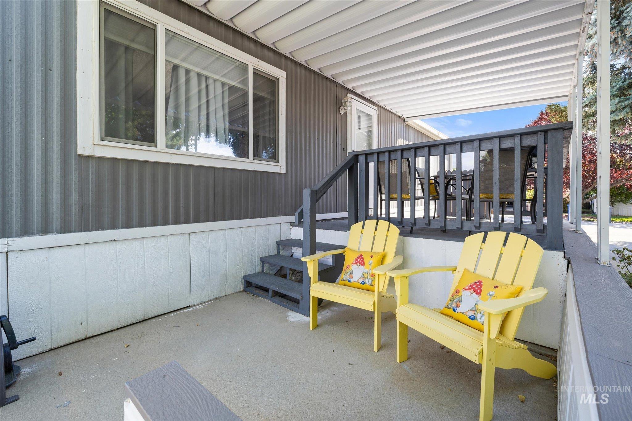 5573 Fairfax Ln Property Photo 7