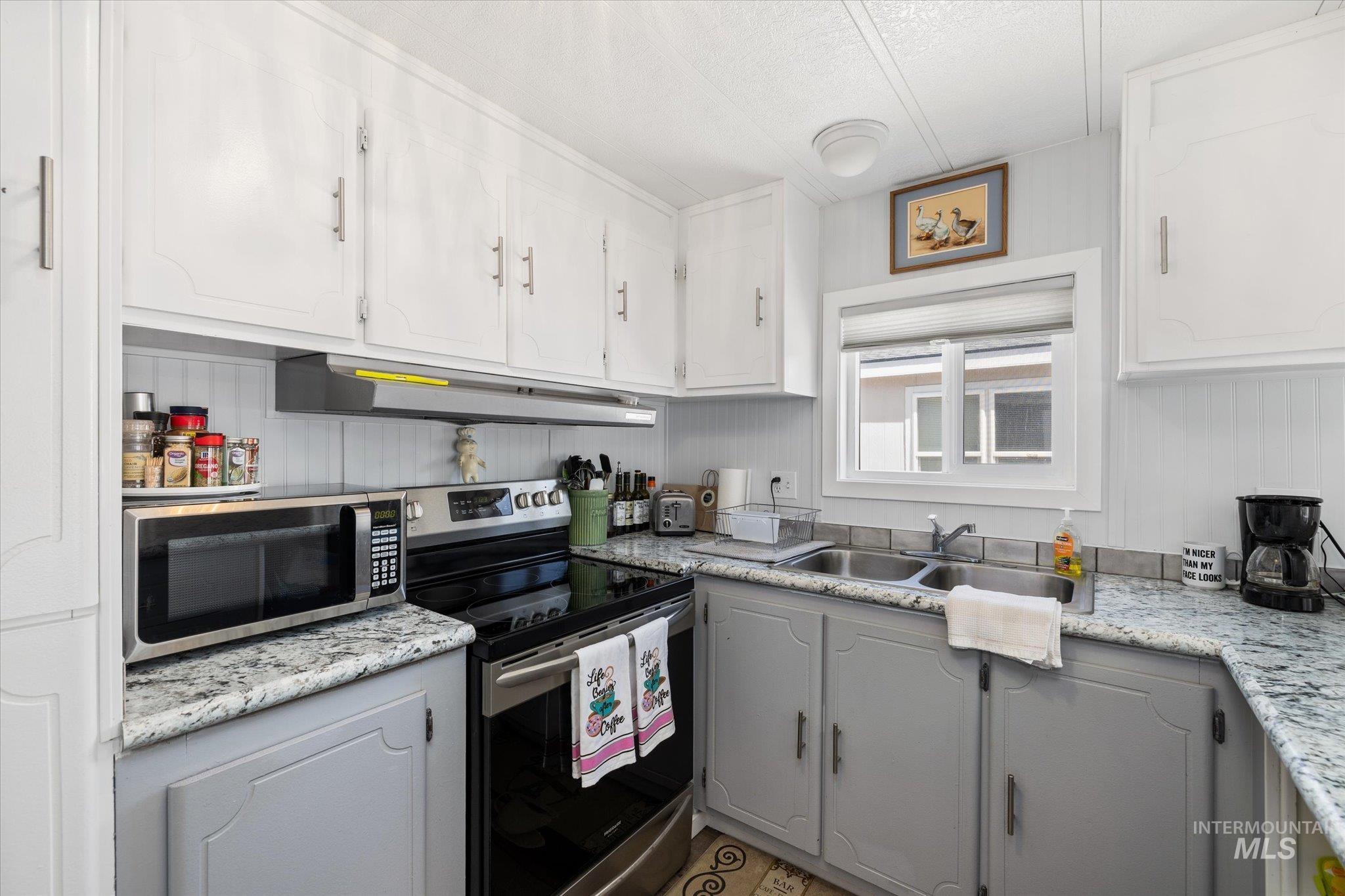 5573 Fairfax Ln Property Photo 18