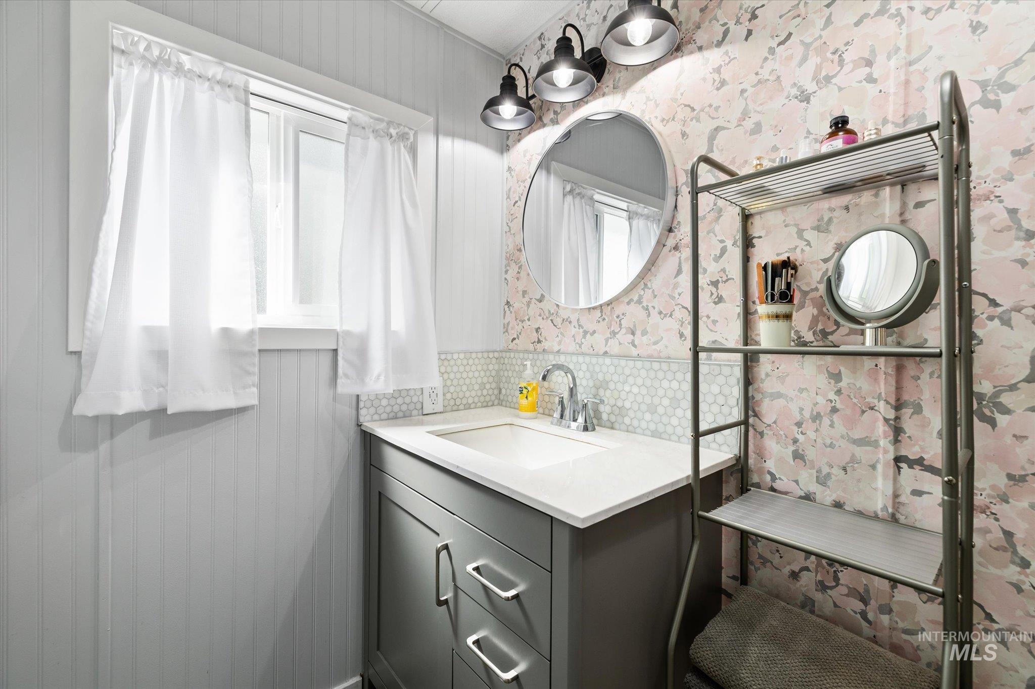 5573 Fairfax Ln Property Photo 25
