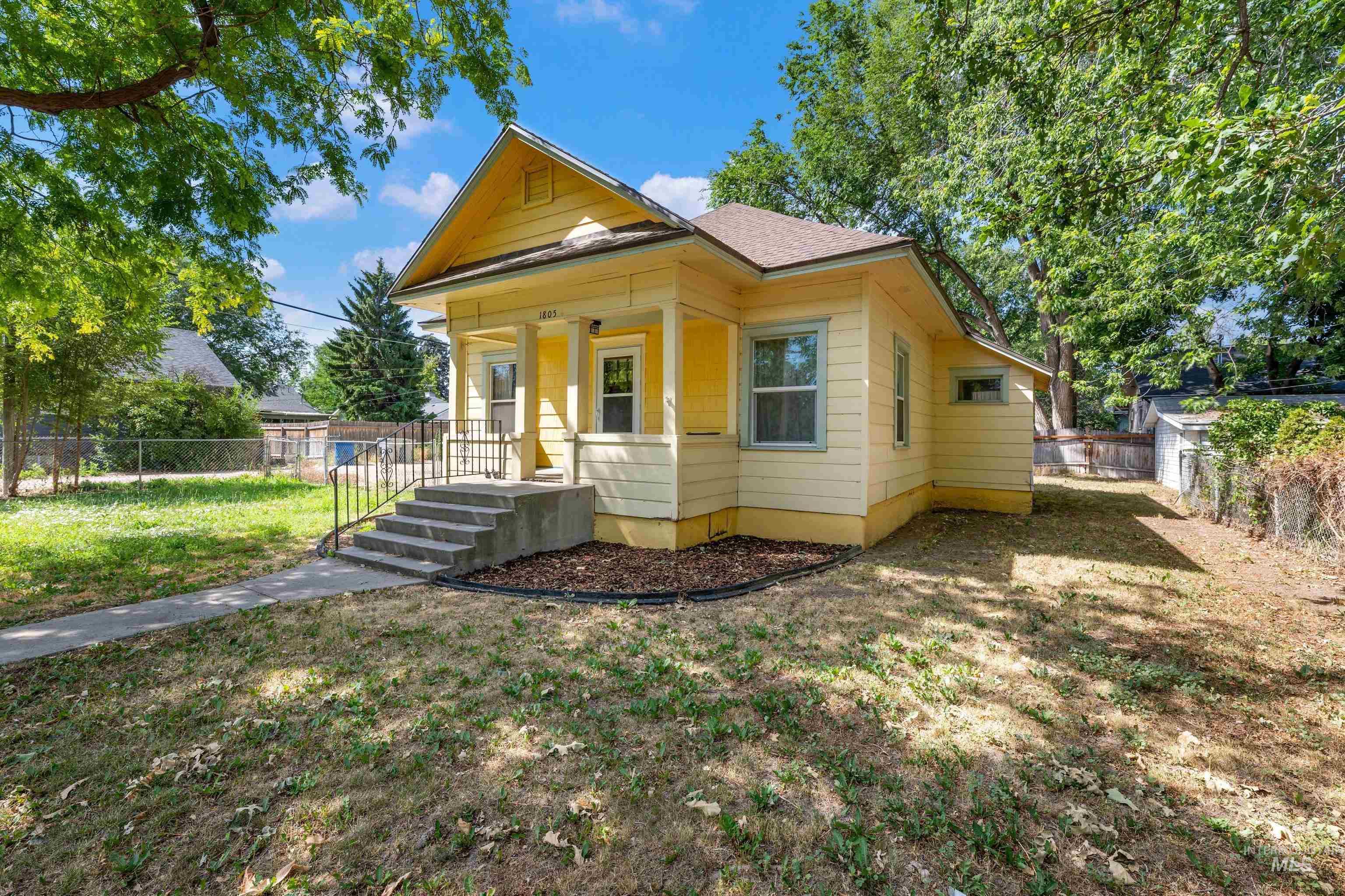 1805 3rd Street S Property Photo 2