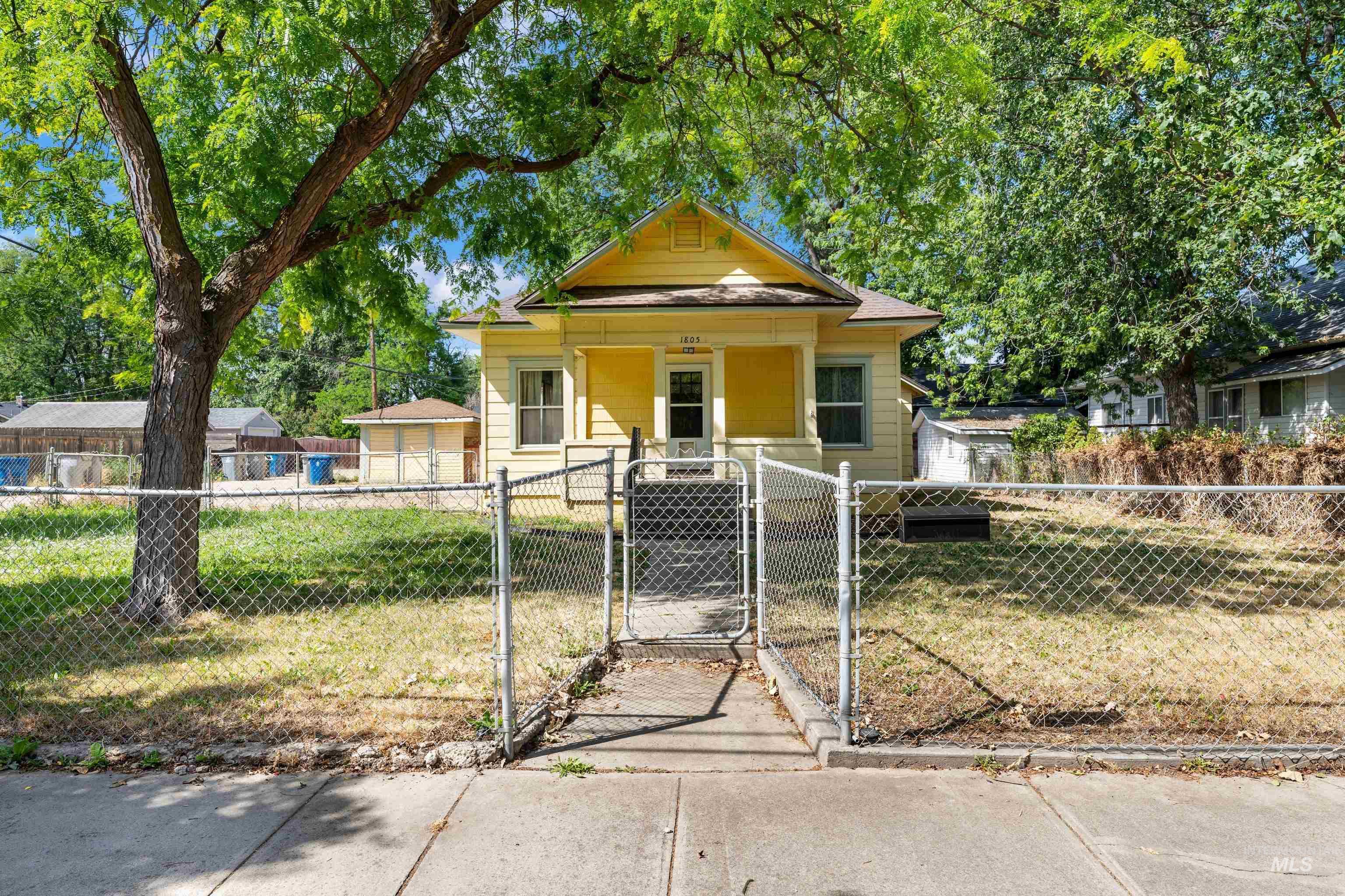 1805 3rd Street S Property Photo 3