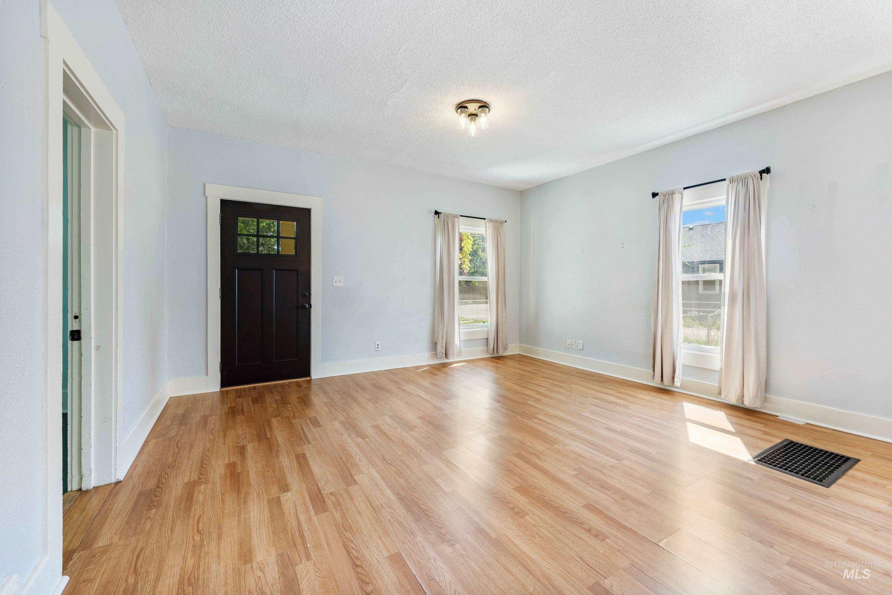 1805 3rd Street S Property Photo 8