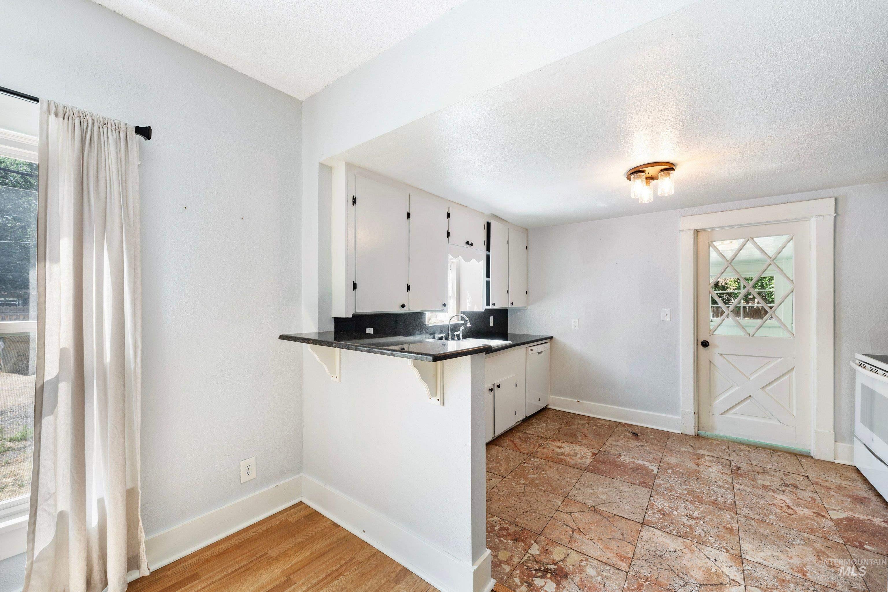 1805 3rd Street S Property Photo 17