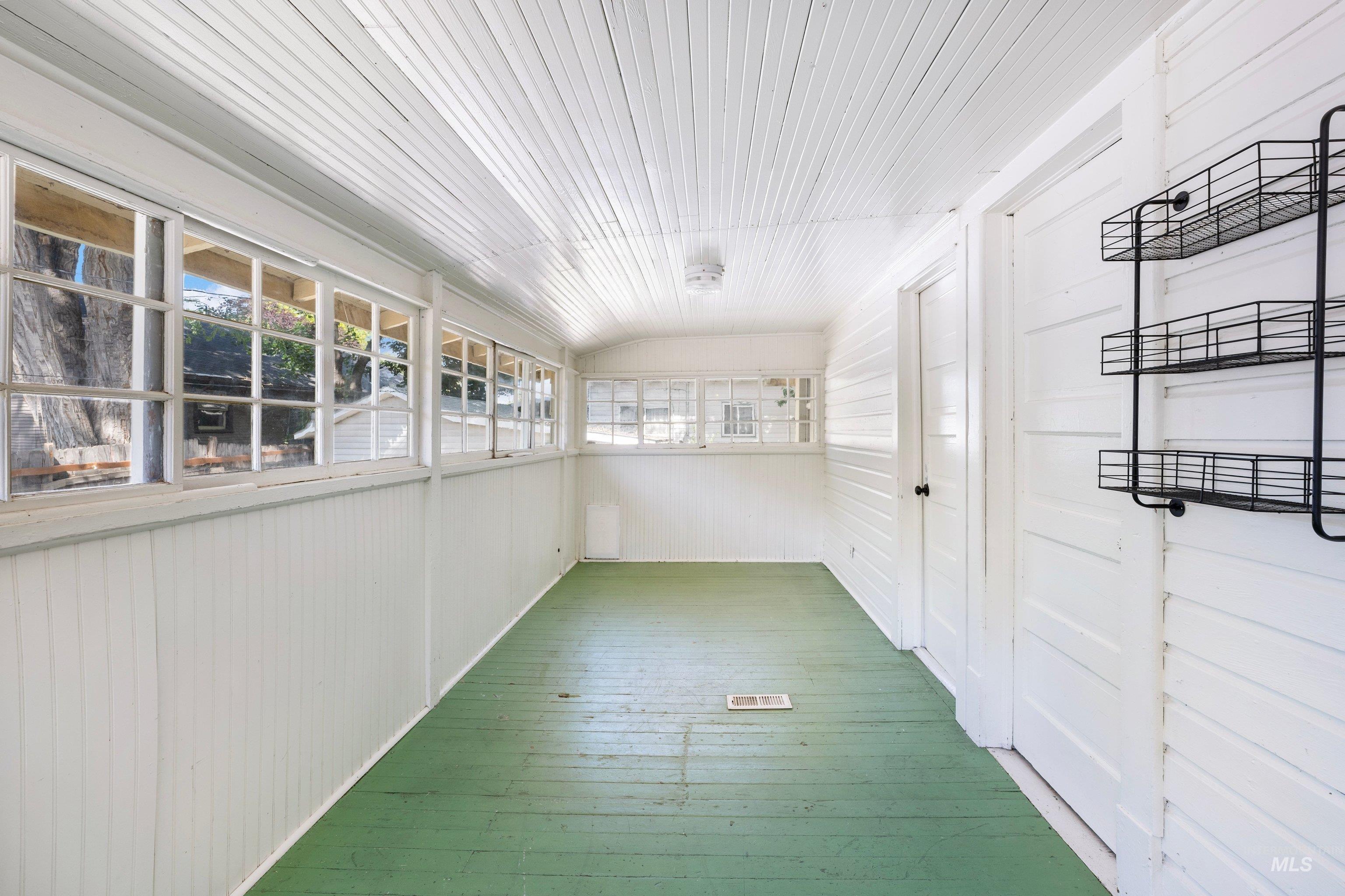1805 3rd Street S Property Photo 23