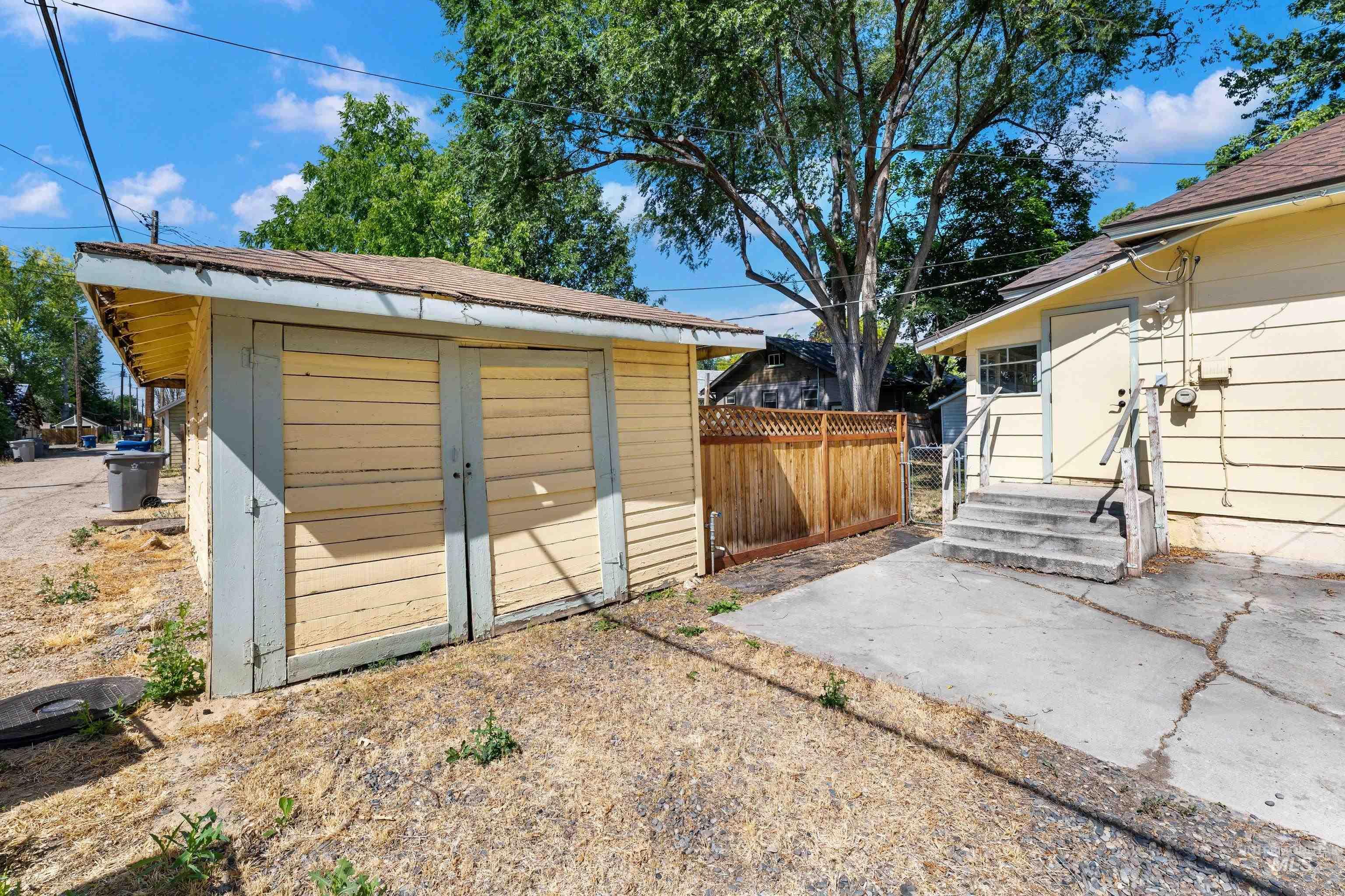 1805 3rd Street S Property Photo 28