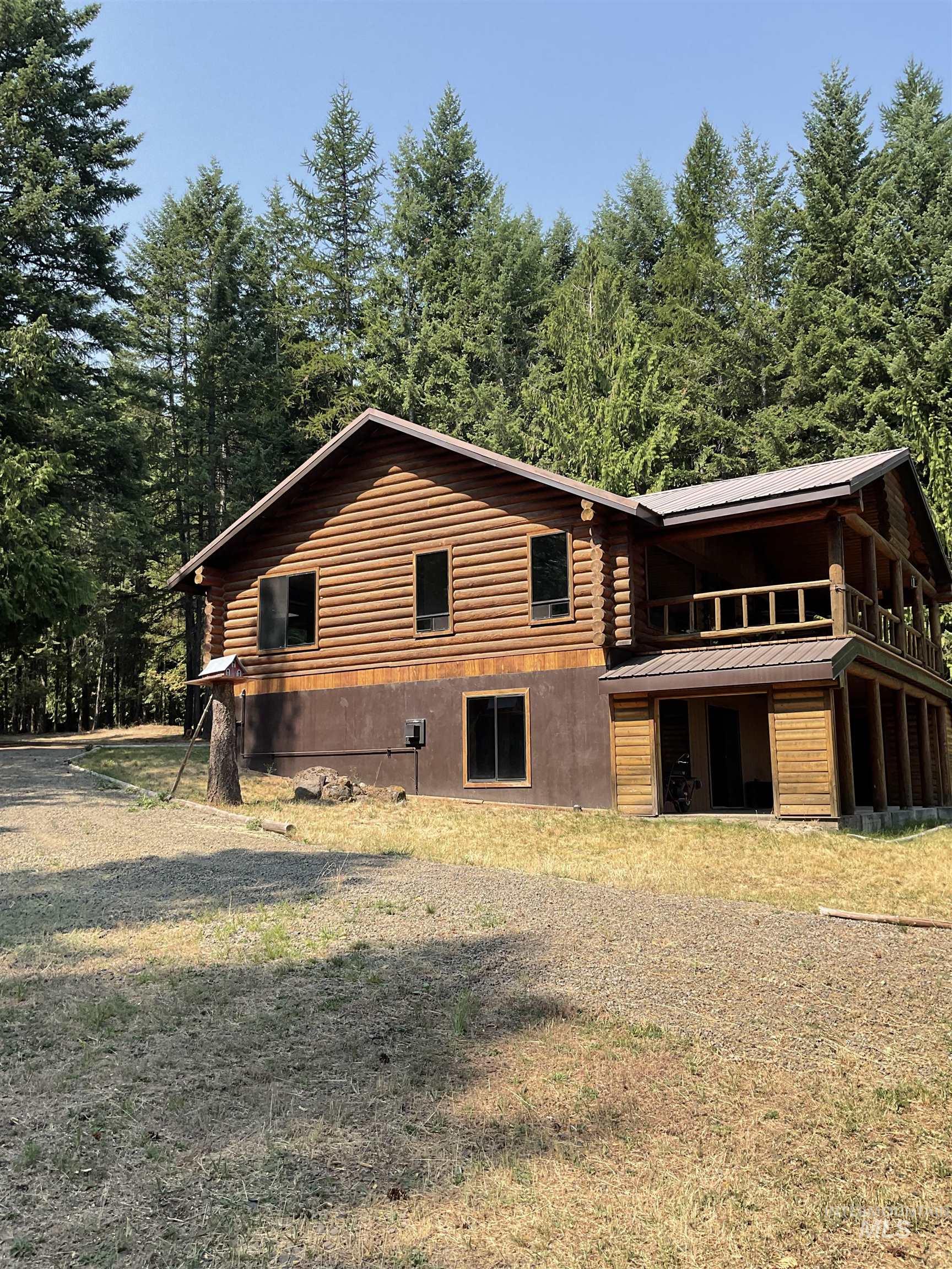 6125 Freeman Creek Rd Property Photo 3