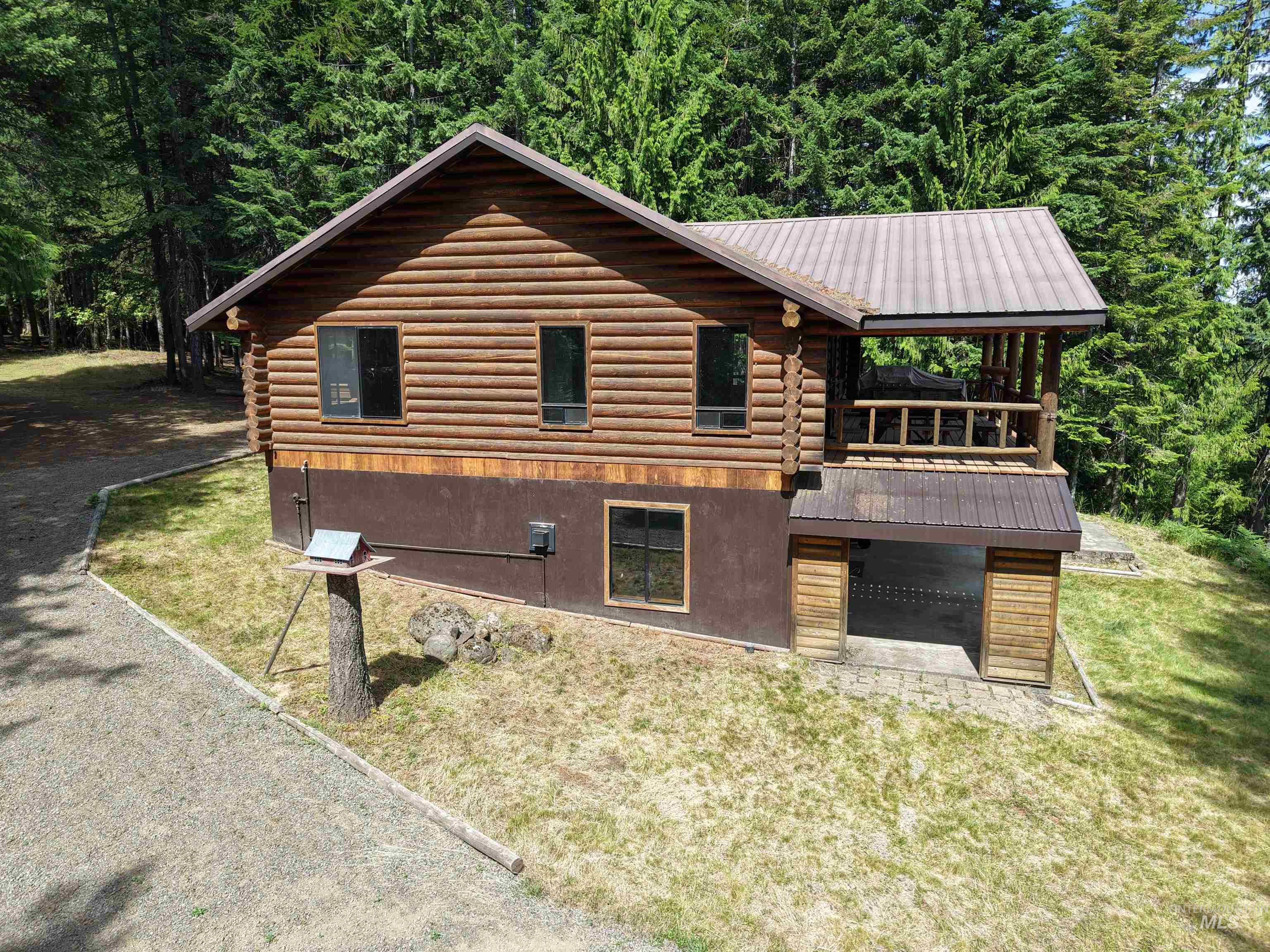 6125 Freeman Creek Rd Property Photo 4