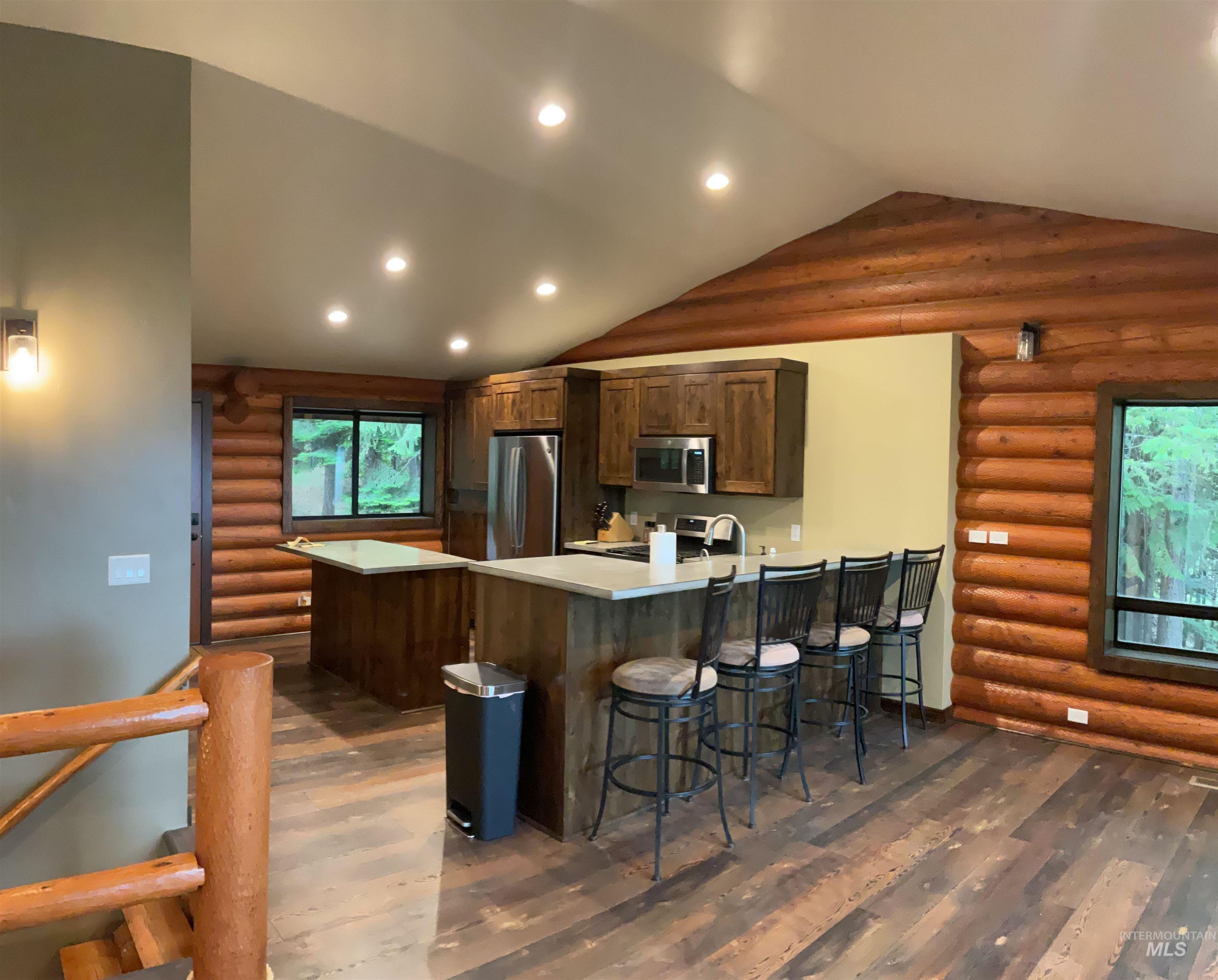 6125 Freeman Creek Rd Property Photo 13