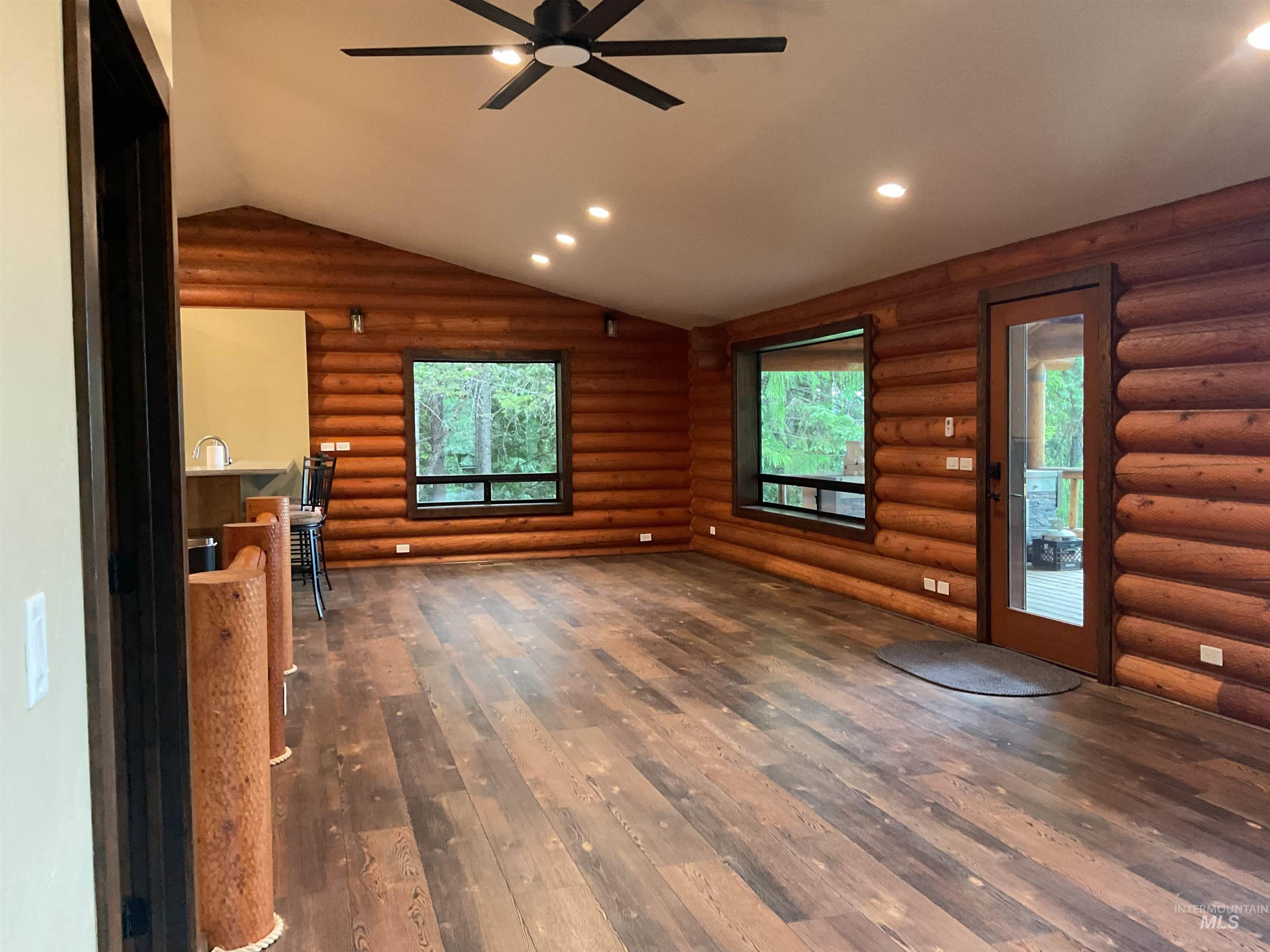 6125 Freeman Creek Rd Property Photo 16
