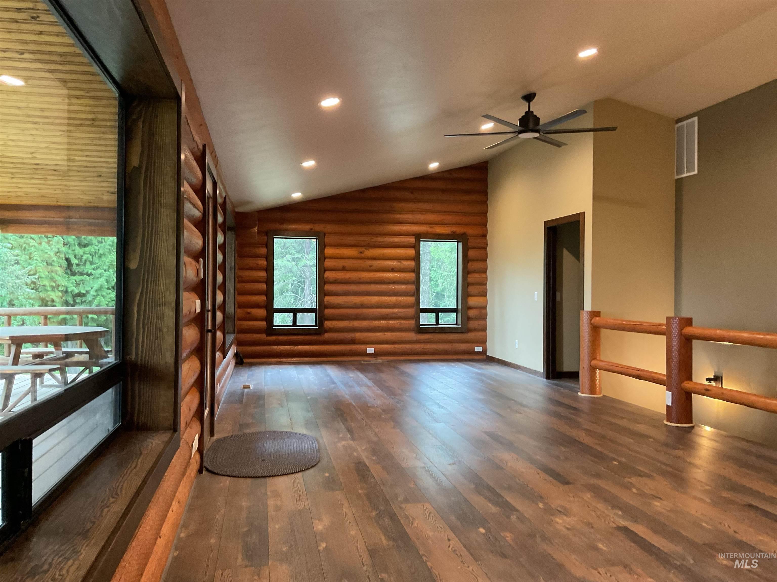 6125 Freeman Creek Rd Property Photo 20