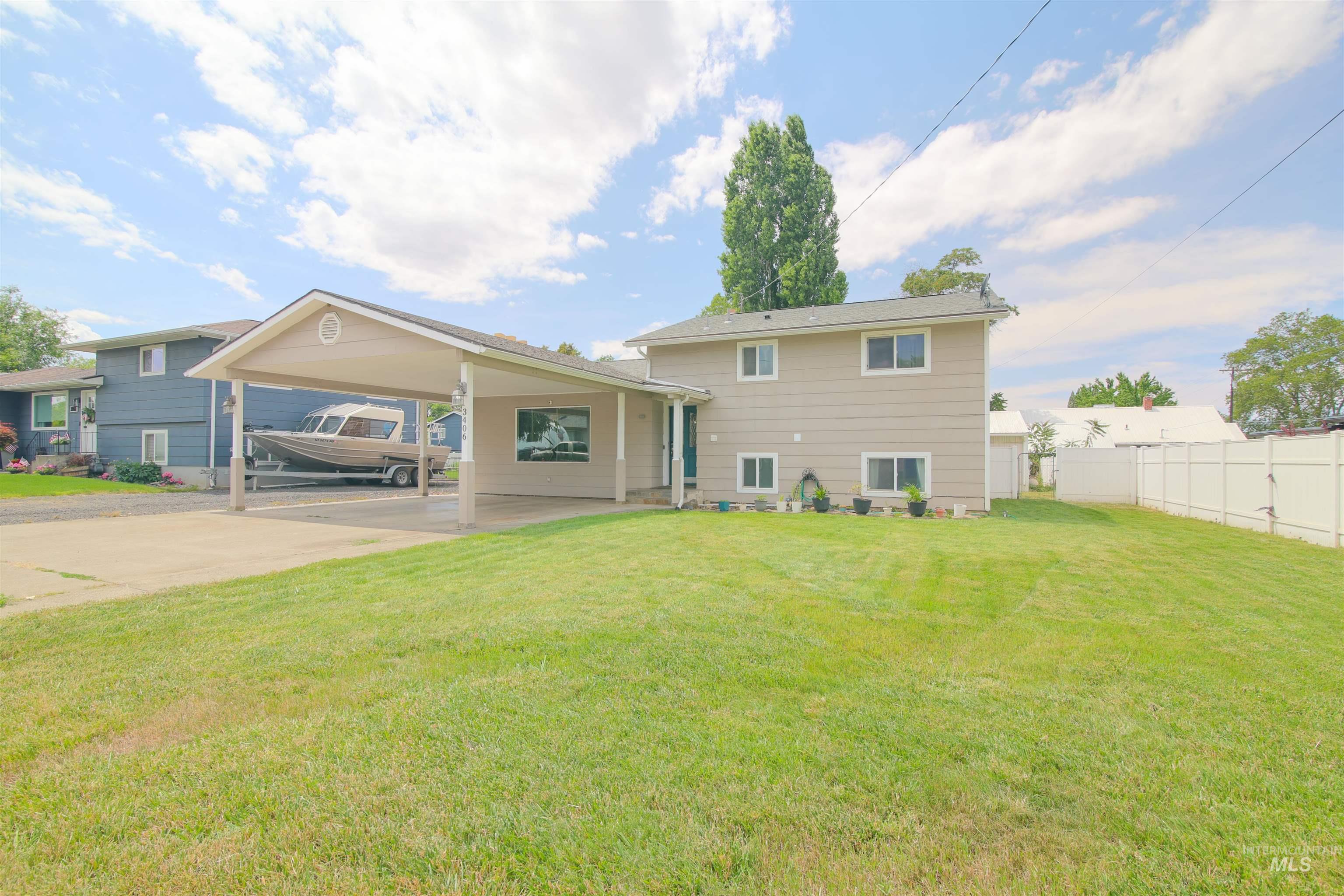 3406 5th Street E Property Photo 1