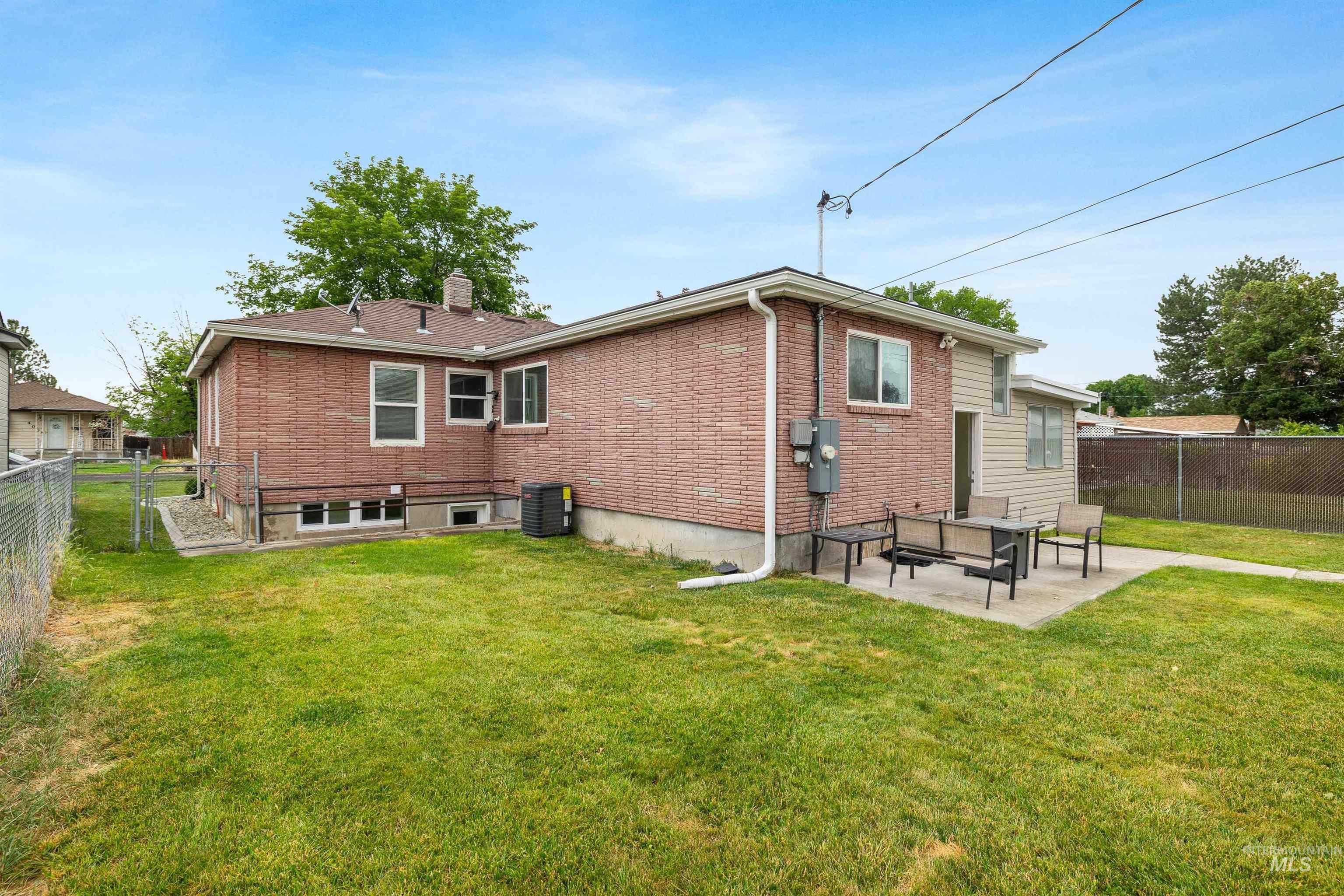 414 Bracken St N Property Photo 24