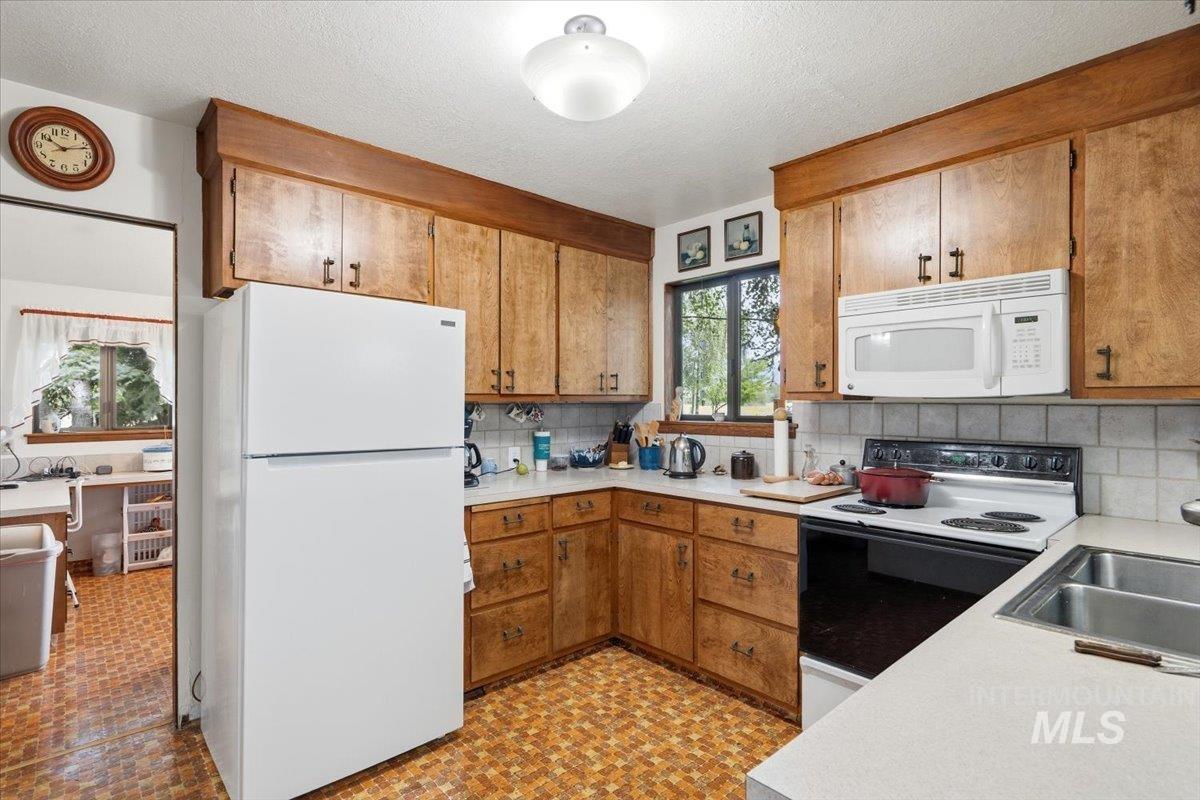 227 Manard Ave Property Photo 16
