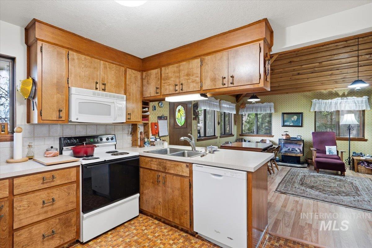 227 Manard Ave Property Photo 17