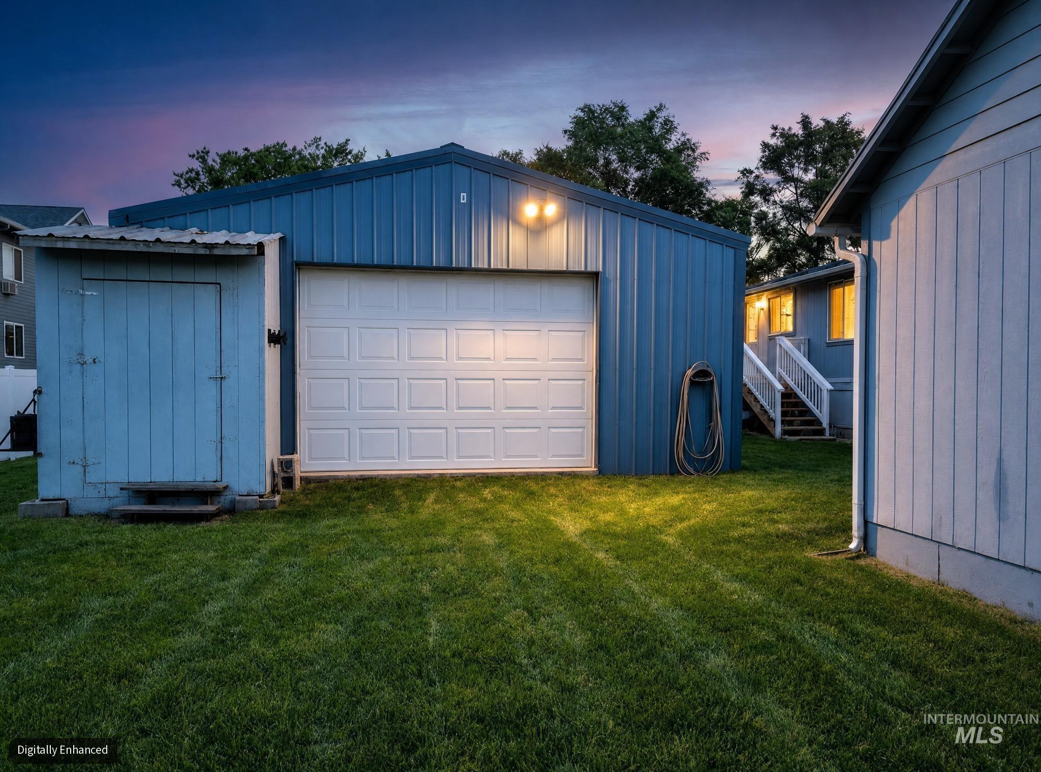 1380 Poplar St. Property Photo 3