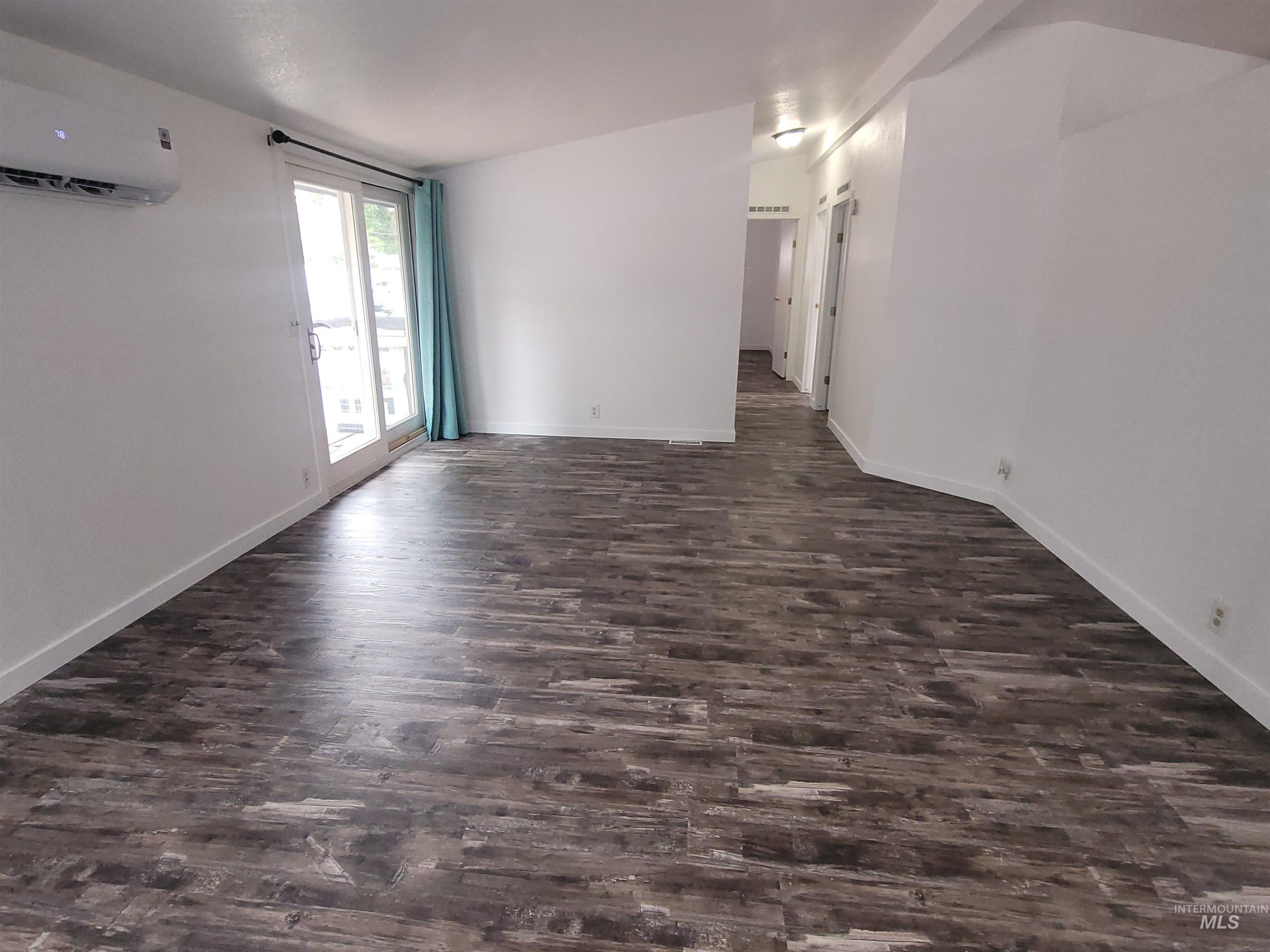 1380 Poplar St. Property Photo 11