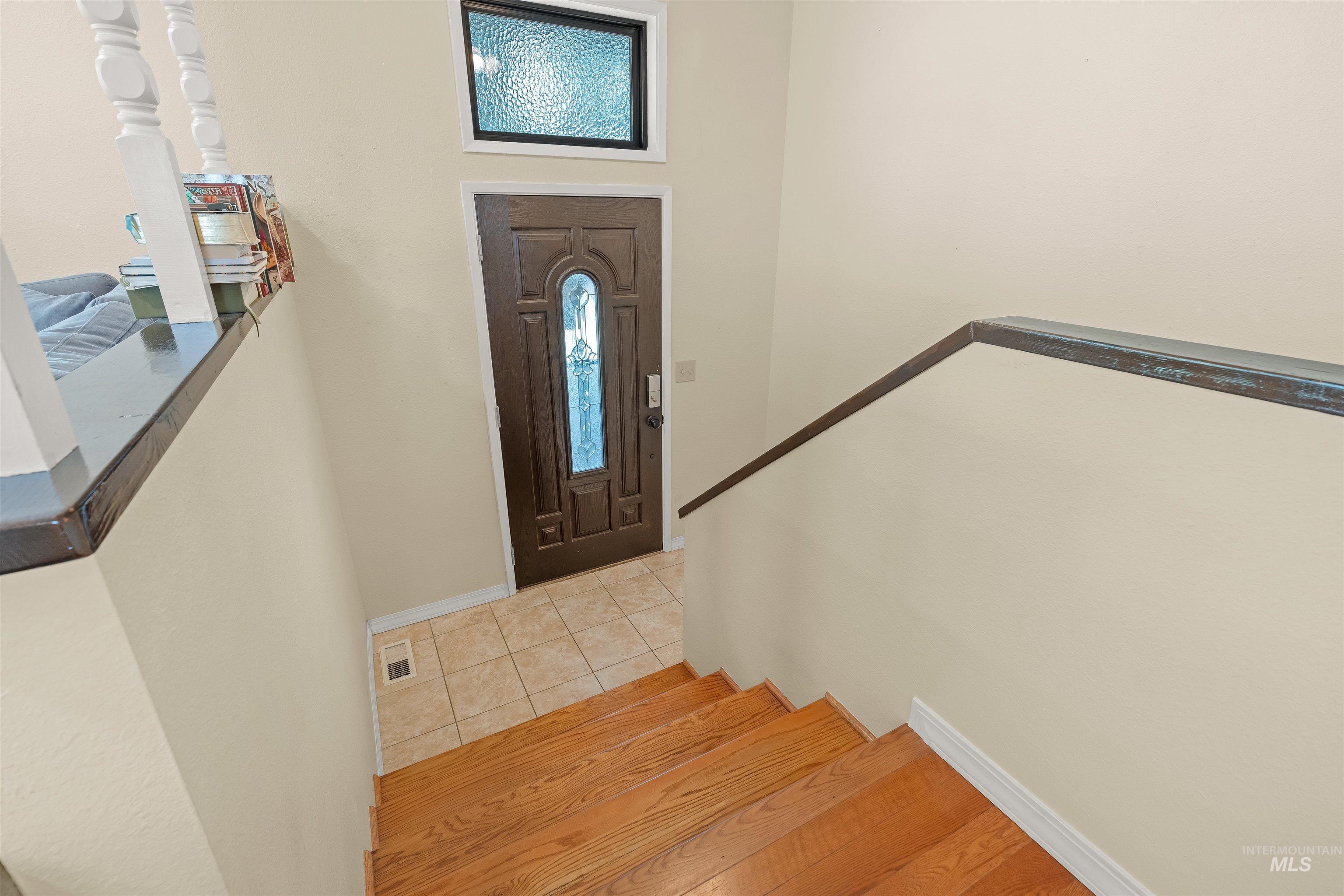 905 Stewart Ave Property Photo 16