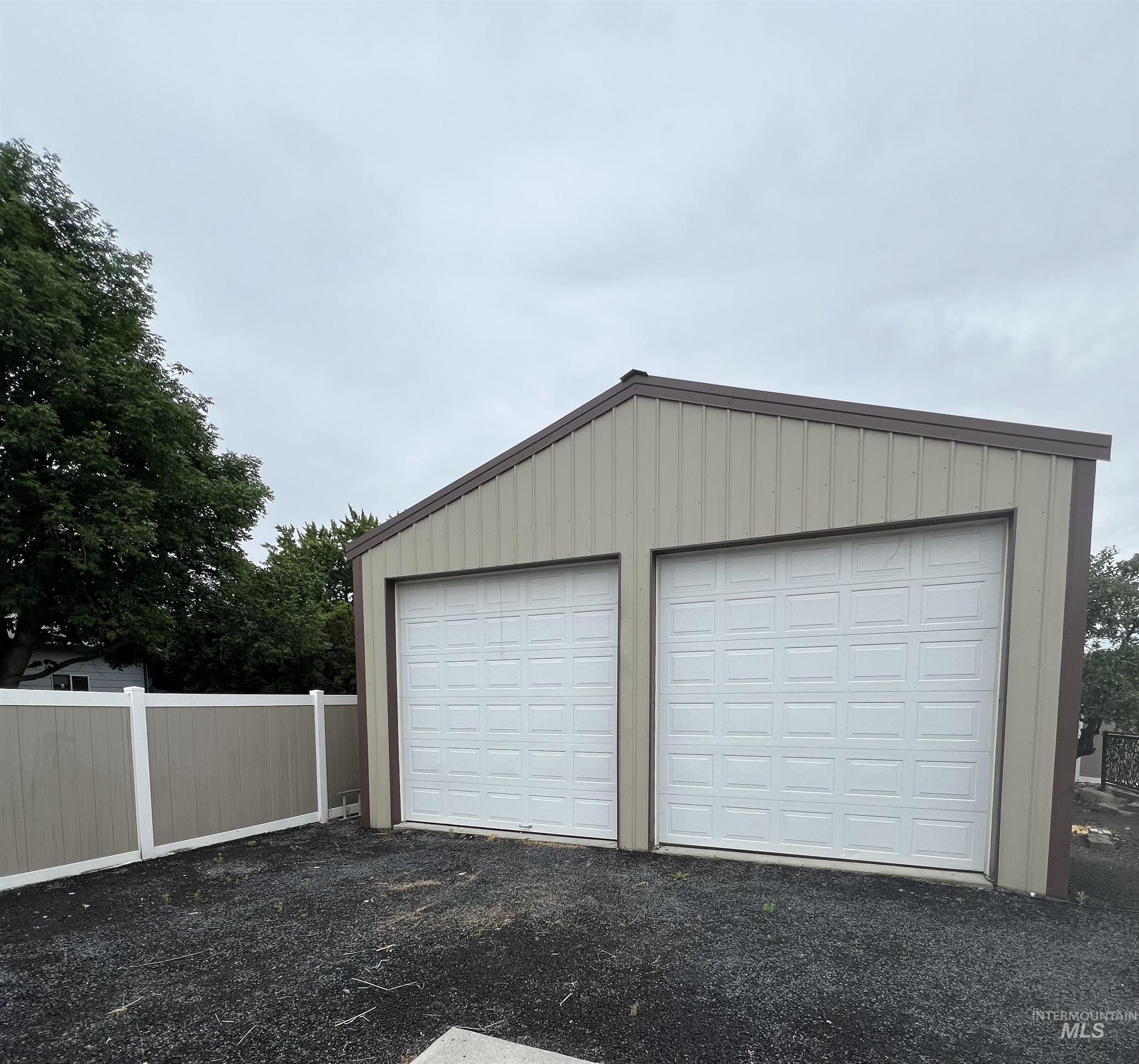 2133 10th Ave. Property Photo 6