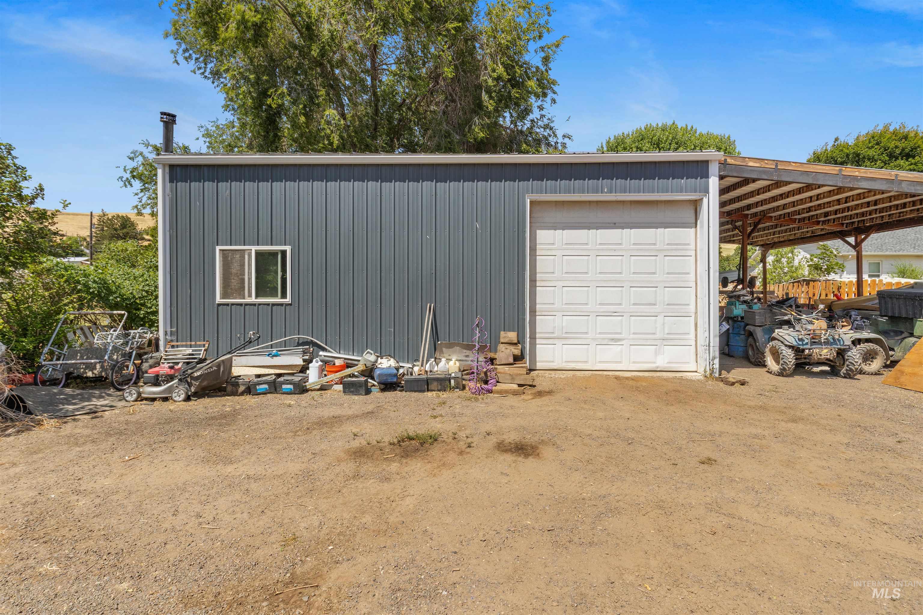 2460 State Street Property Photo 2