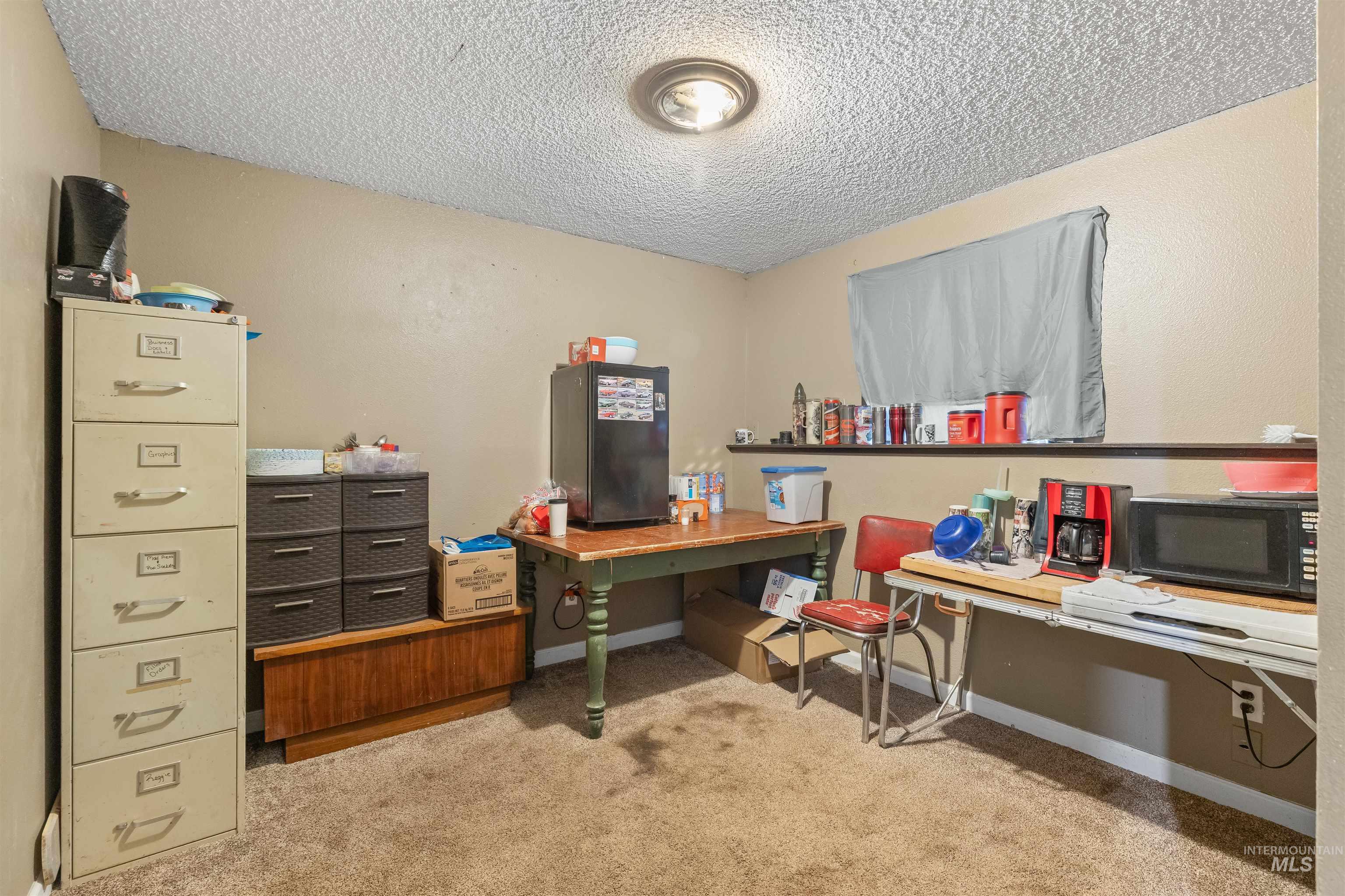2460 State Street Property Photo 7