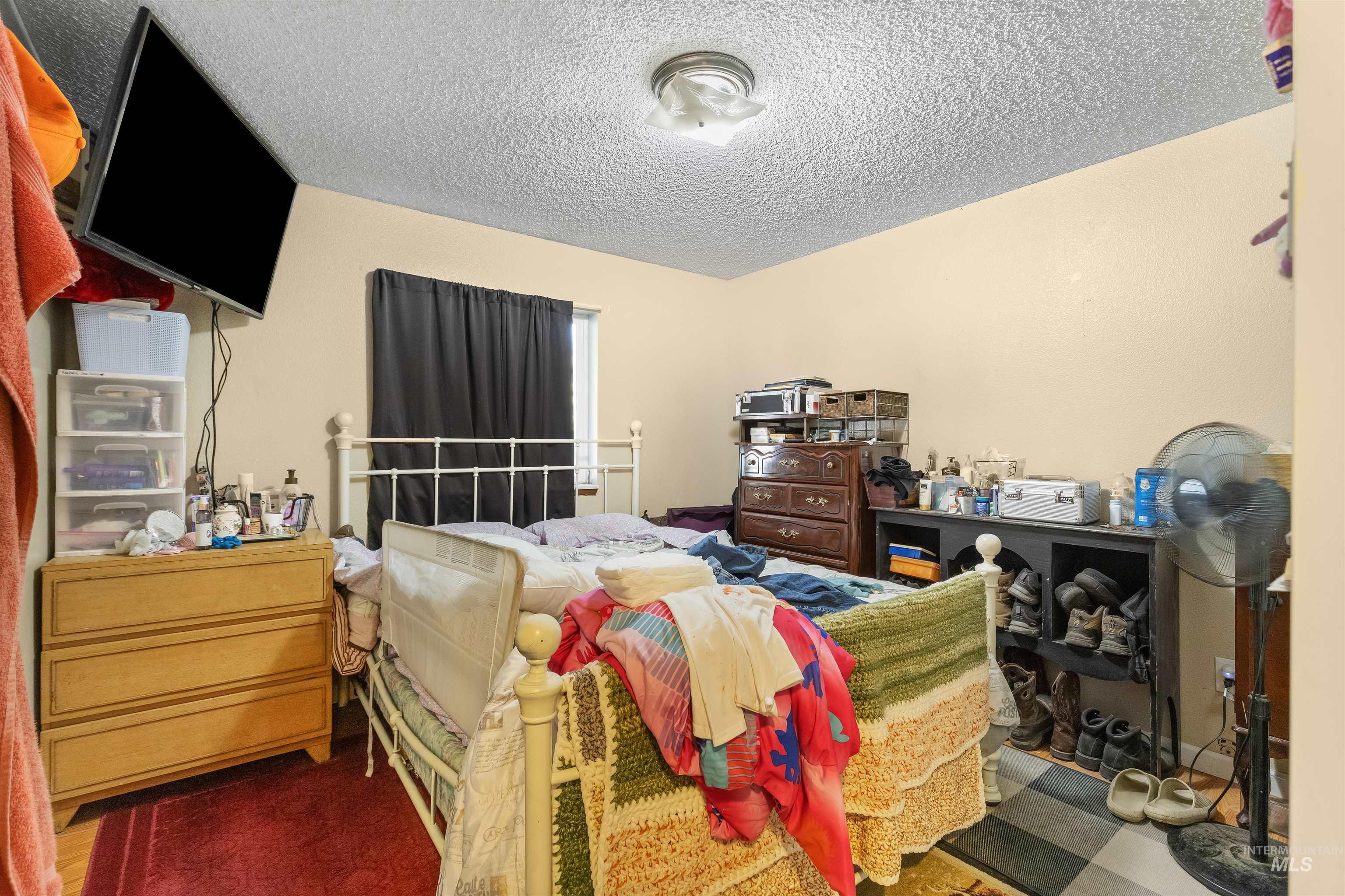 2460 State Street Property Photo 8