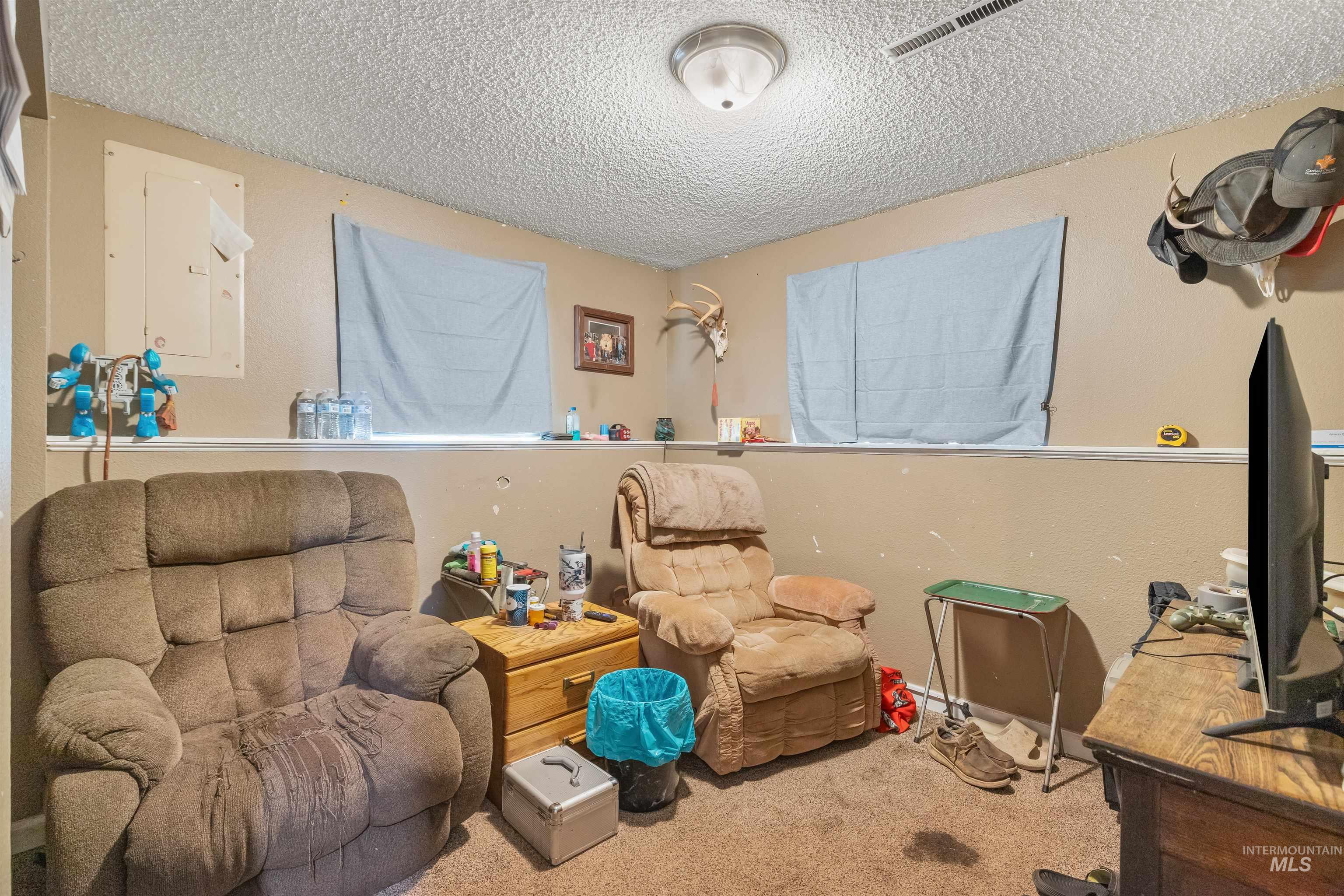 2460 State Street Property Photo 11