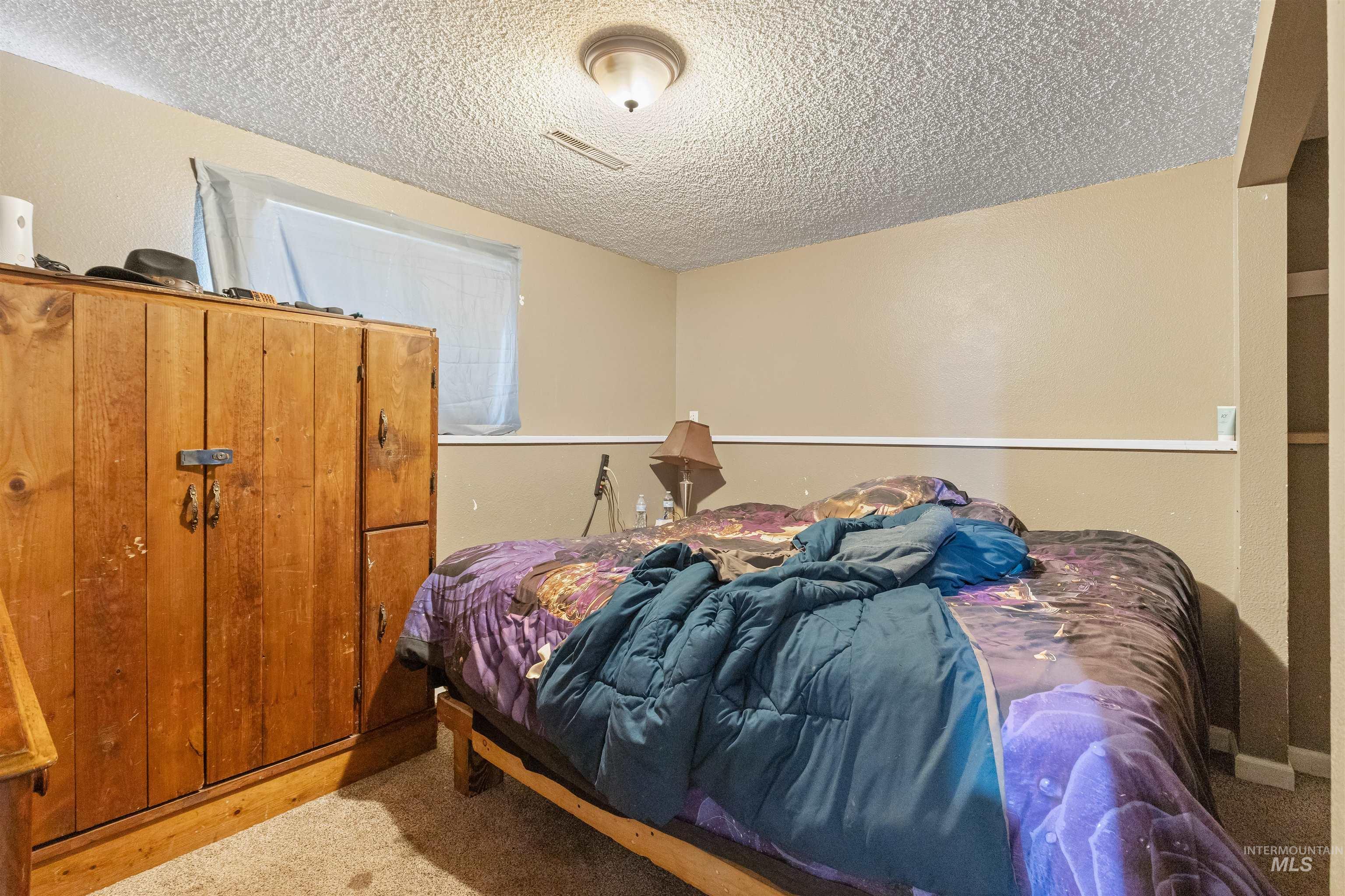 2460 State Street Property Photo 13