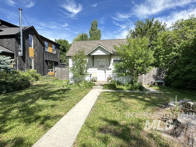 918, 920 S Jefferson Property Photo 3