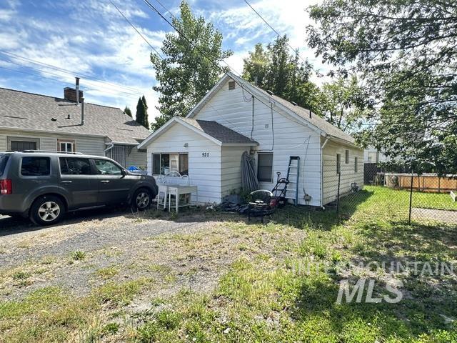 918, 920 S Jefferson Property Photo 9