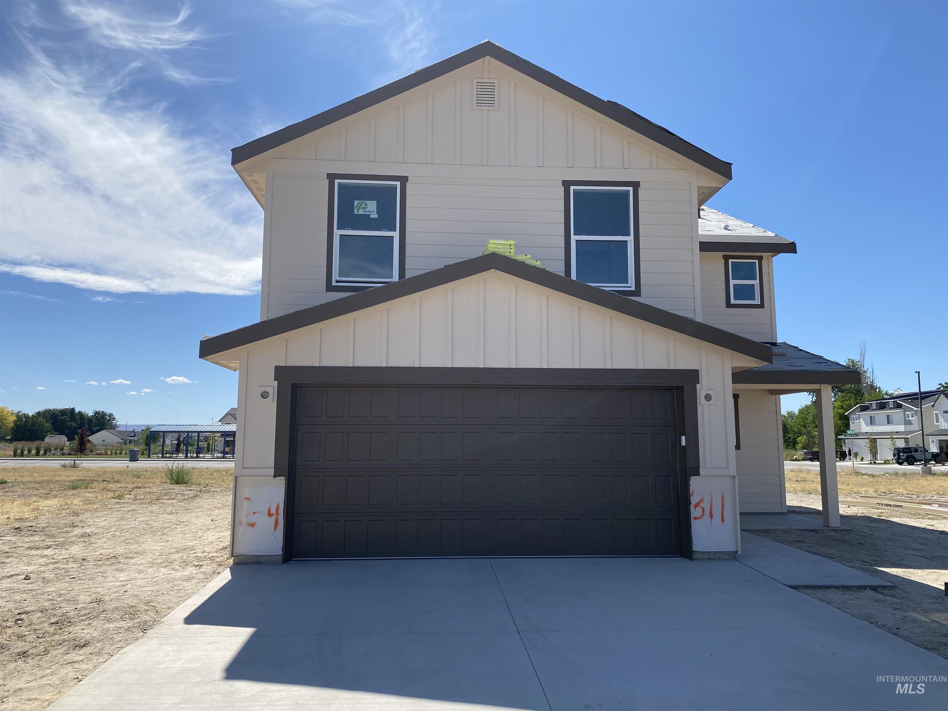 311 American Beauty St. Property Photo 1