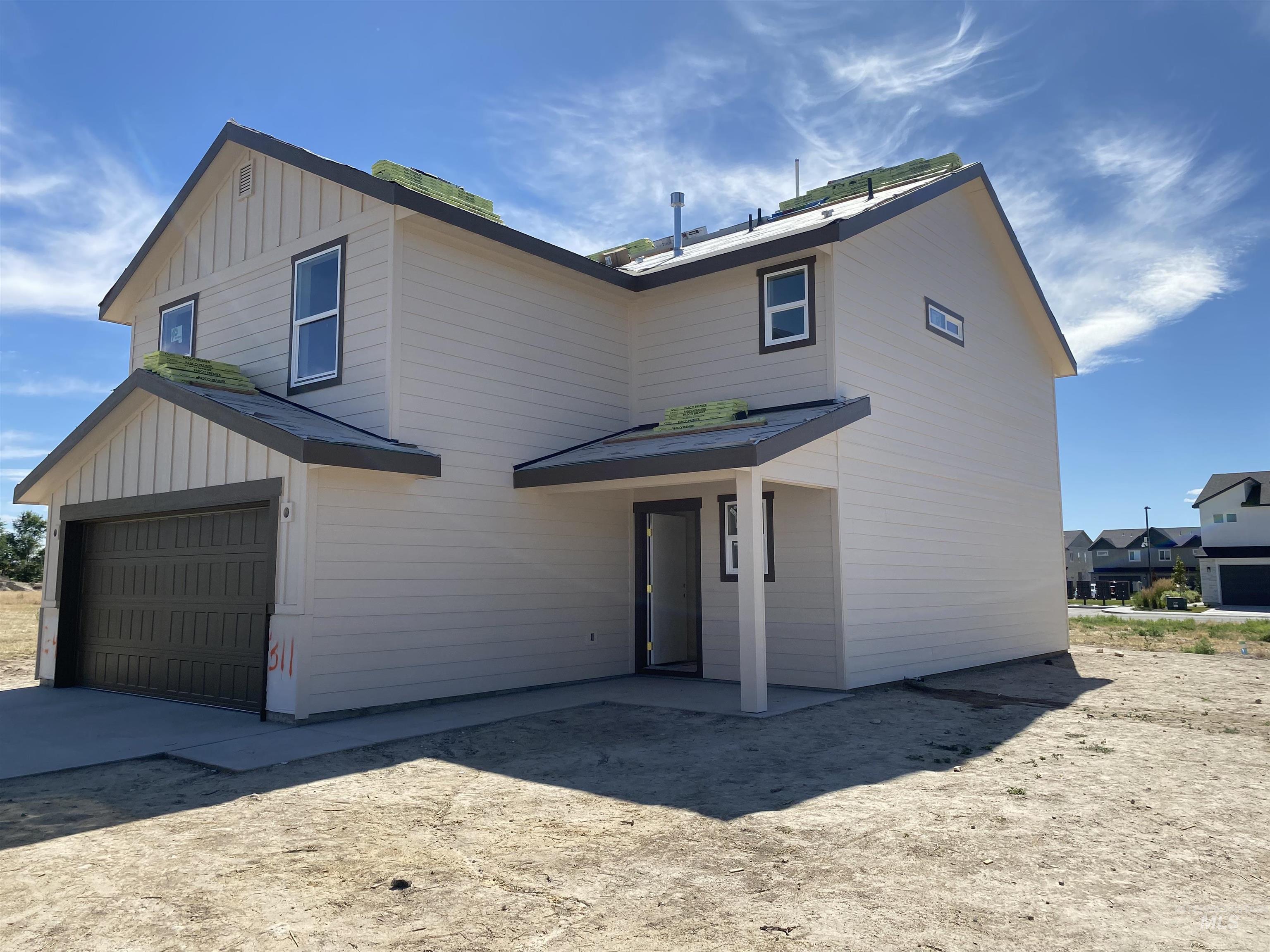 311 American Beauty St. Property Photo 2