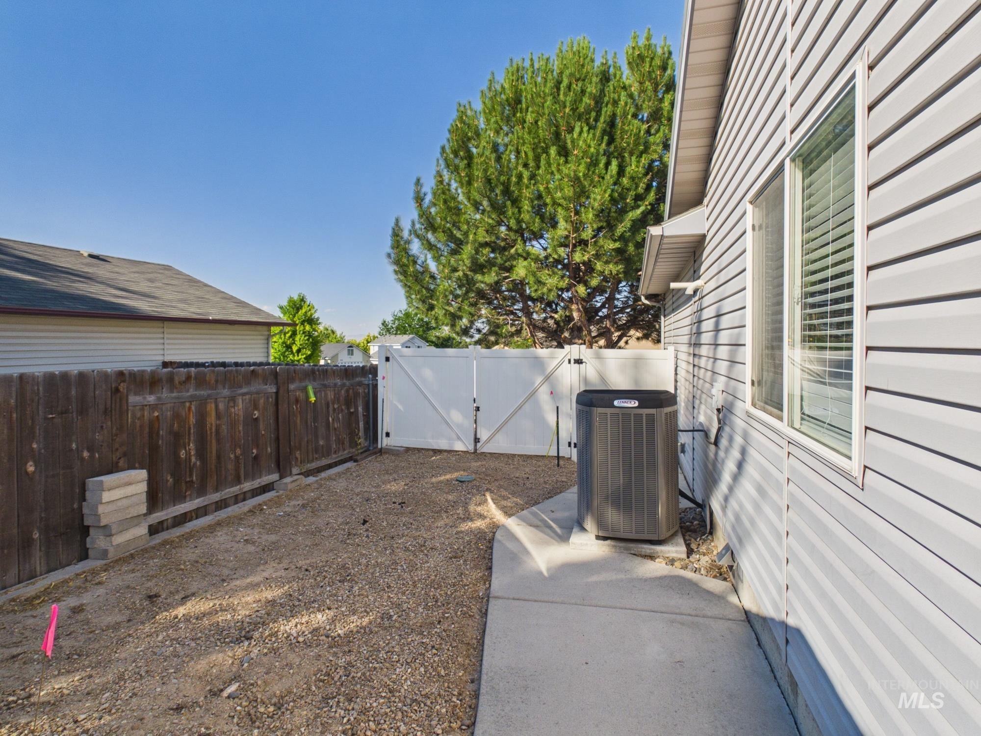 517 W Palmer Dr Property Photo 22