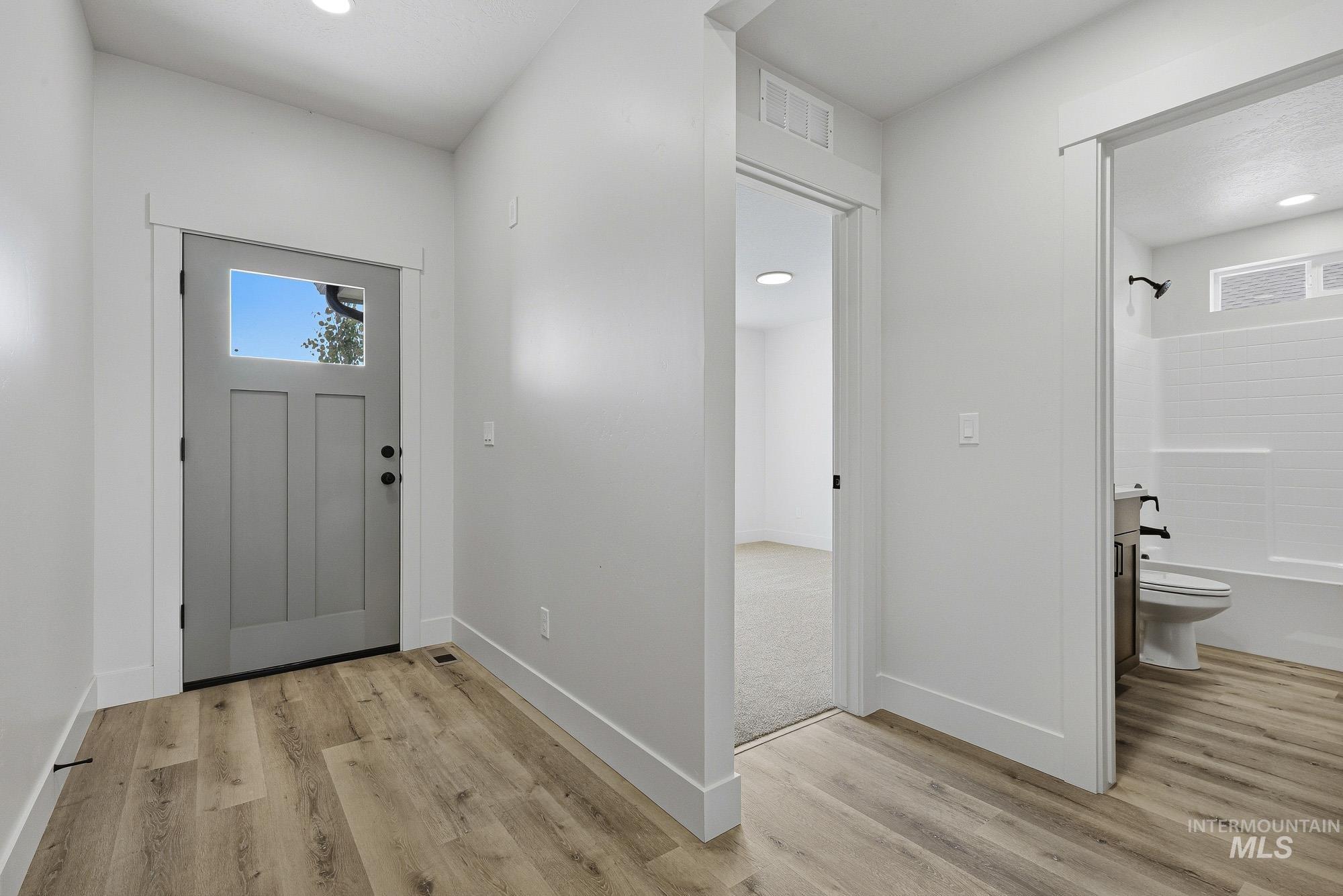 1130 Velvet Loop Property Photo 3