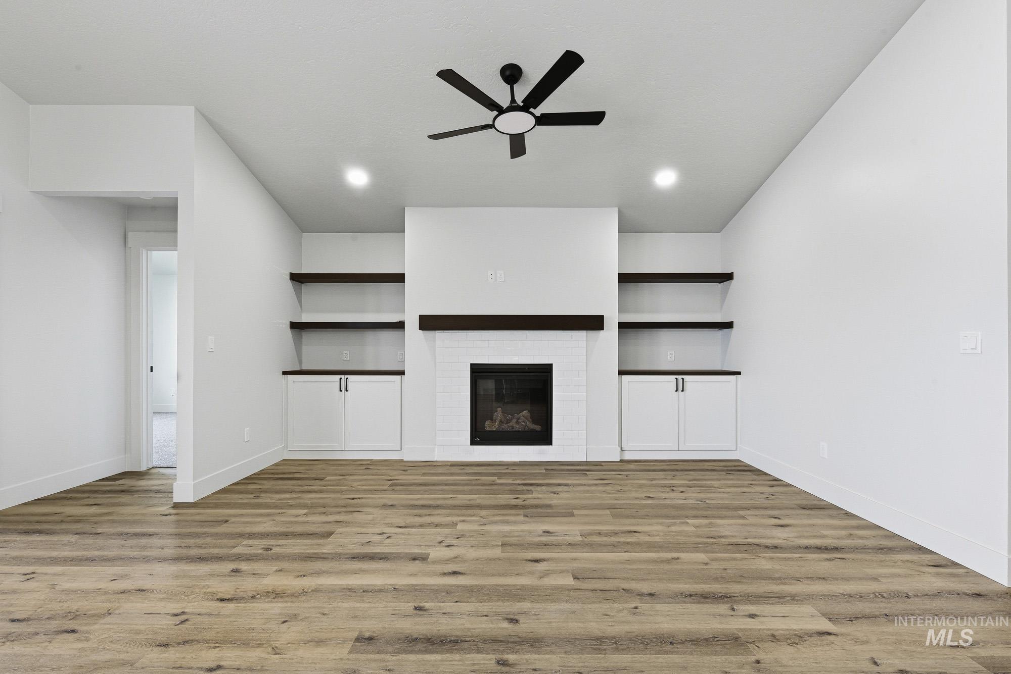 1130 Velvet Loop Property Photo 5