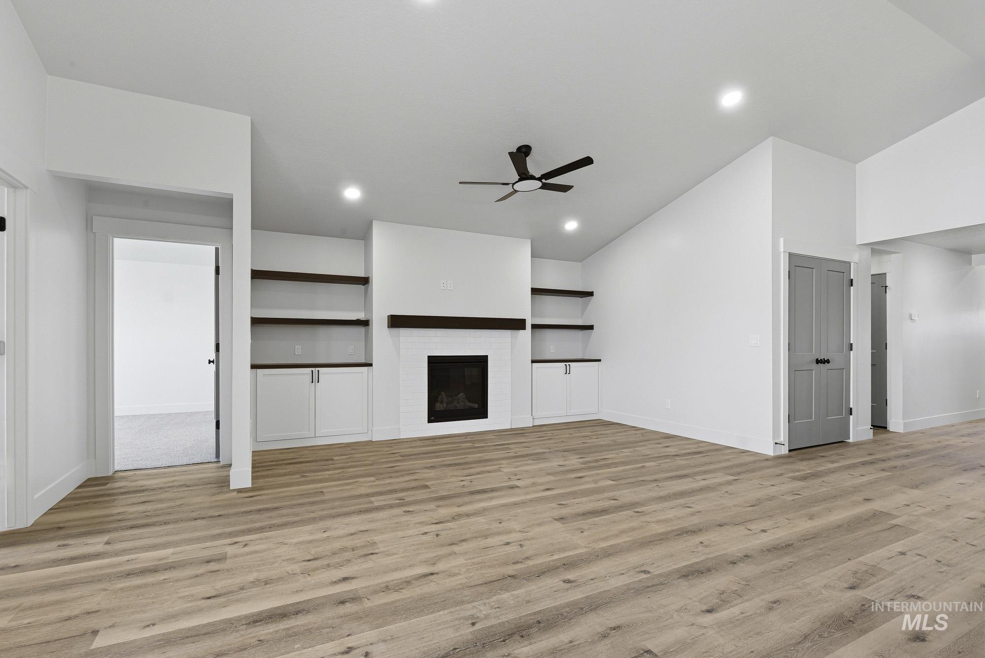 1130 Velvet Loop Property Photo 6