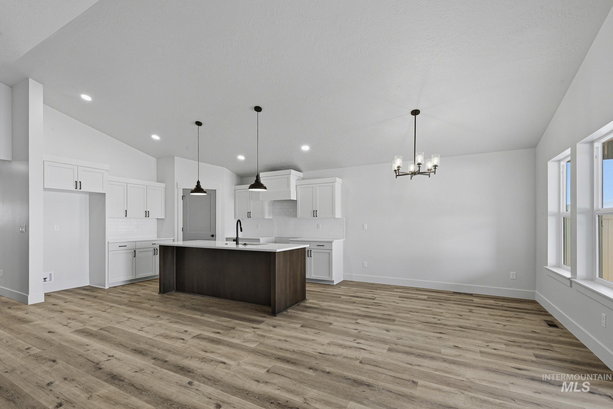 1130 Velvet Loop Property Photo 11