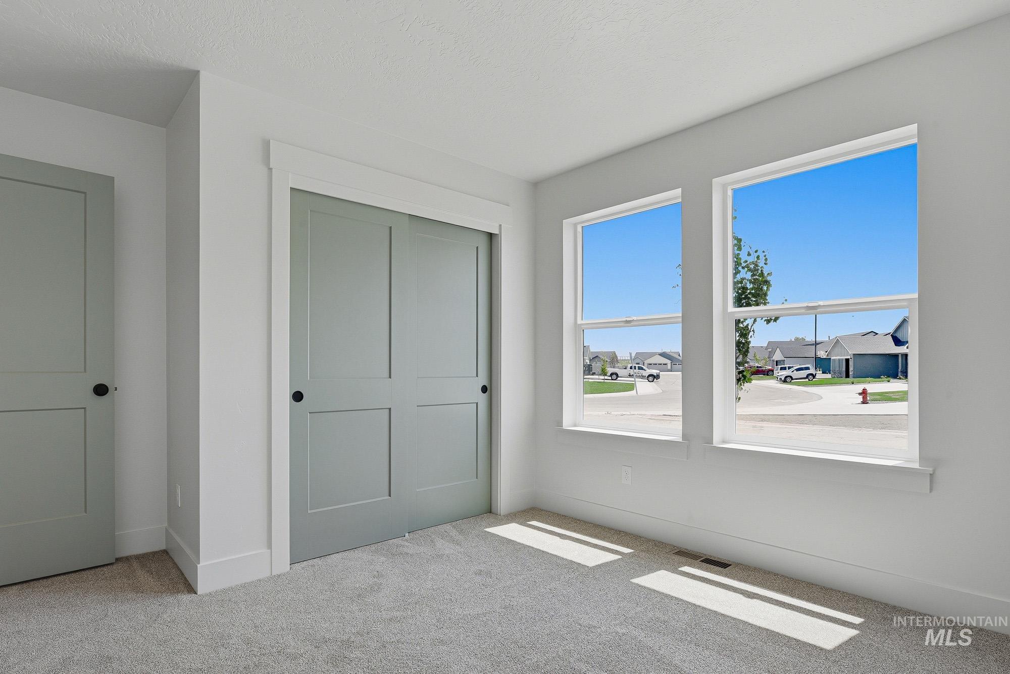 1130 Velvet Loop Property Photo 16