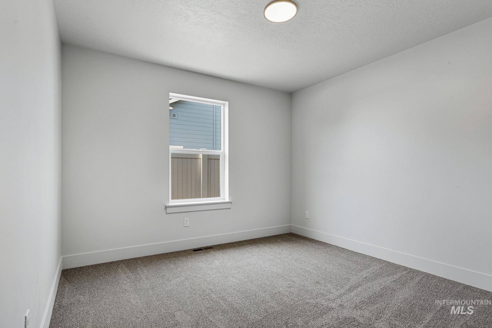 1130 Velvet Loop Property Photo 20